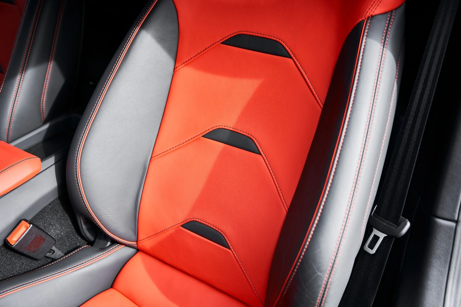 mph047_2367352198_Used_2023_Lamborghini_Huracan_EVO_Base_1769049079_485e851c3d