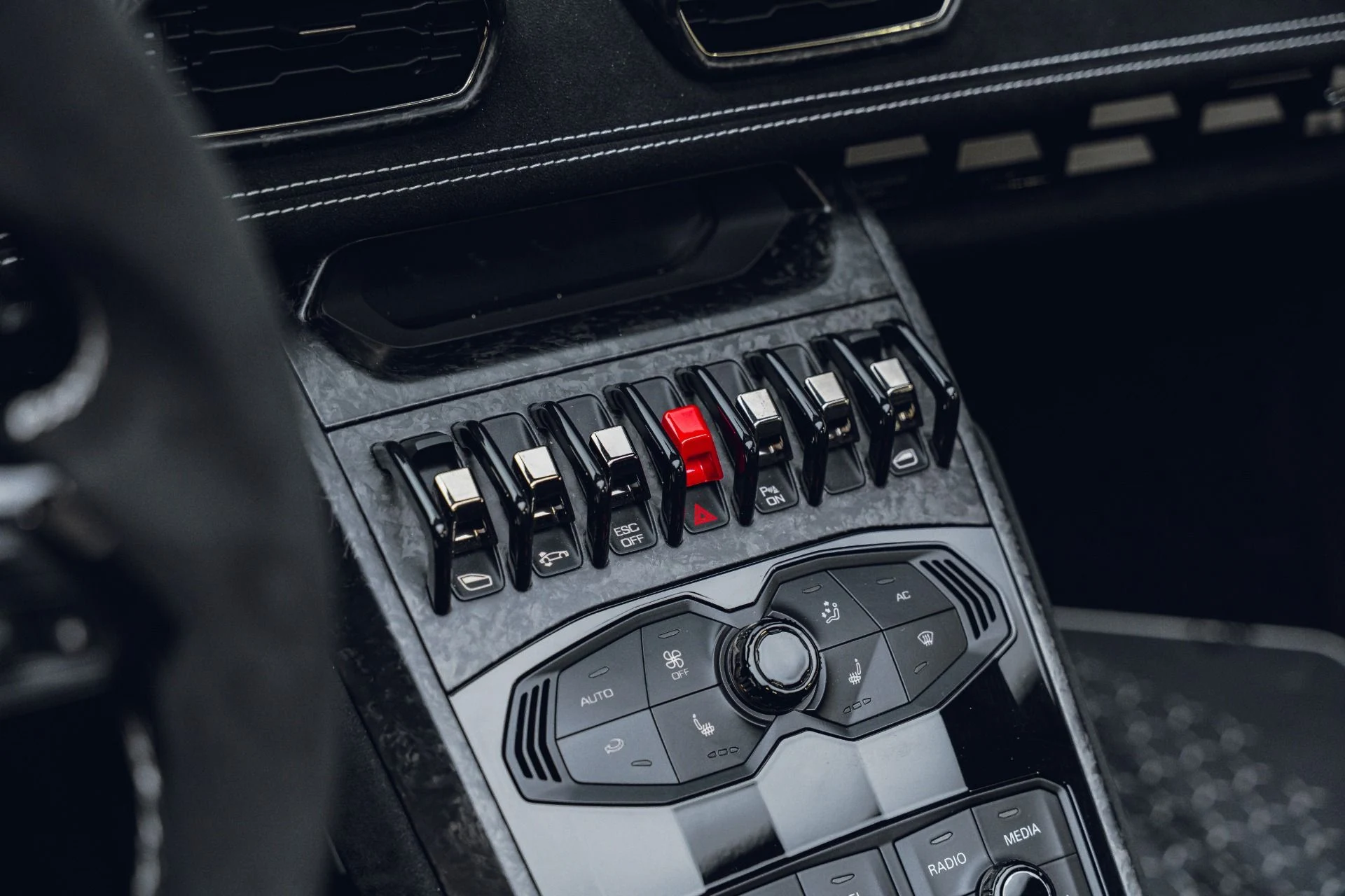 mph047_2373023969_Used_2019_Lamborghini_Huracan_LP_640_4_Performante_Spyder_1781799693_49764173a1