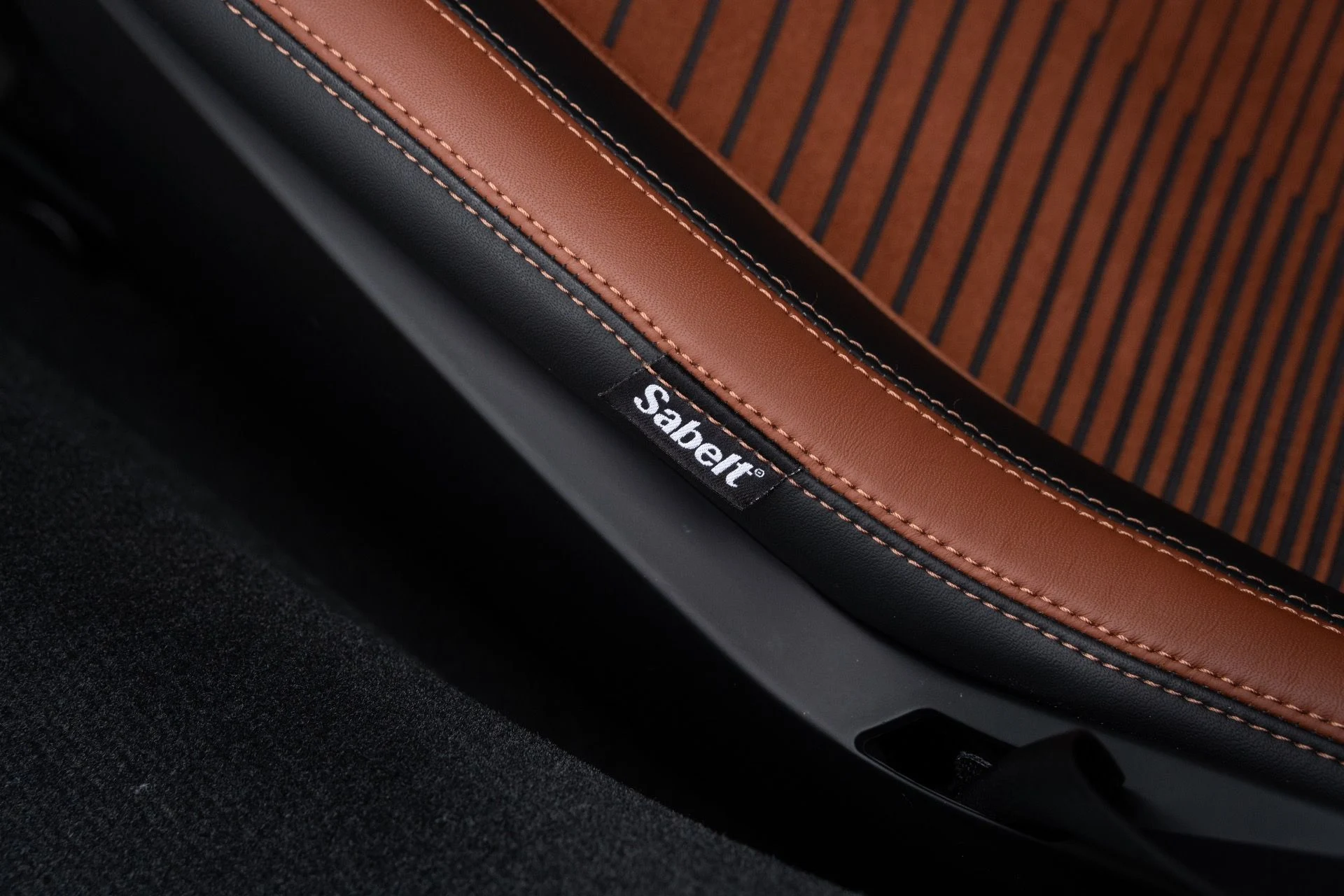 mph047_241288278_Used_2022_Maserati_MC_20_1777083905_dee680d6cd