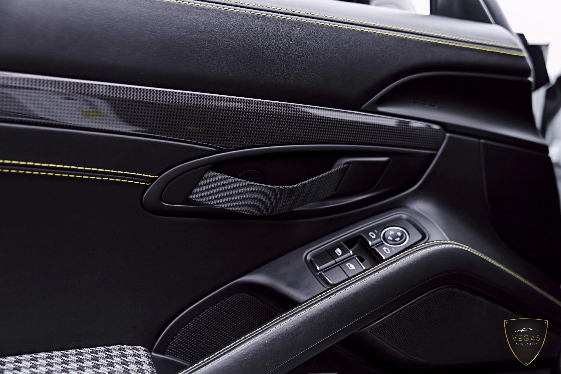 mph047_2427555469_Used_2019_Porsche_911_GT_3_RS_1783382350_4d04876ec9