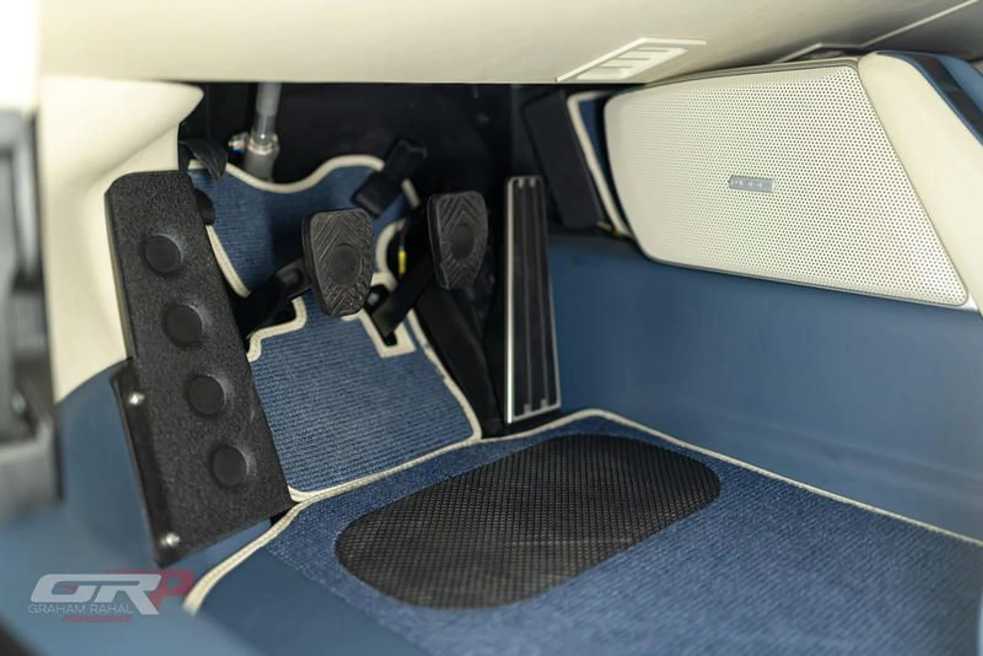 mph047_2432762547_18325_E43_3334_40_DE_A295_FC_5_BD_4_F23137_fcadd7a948