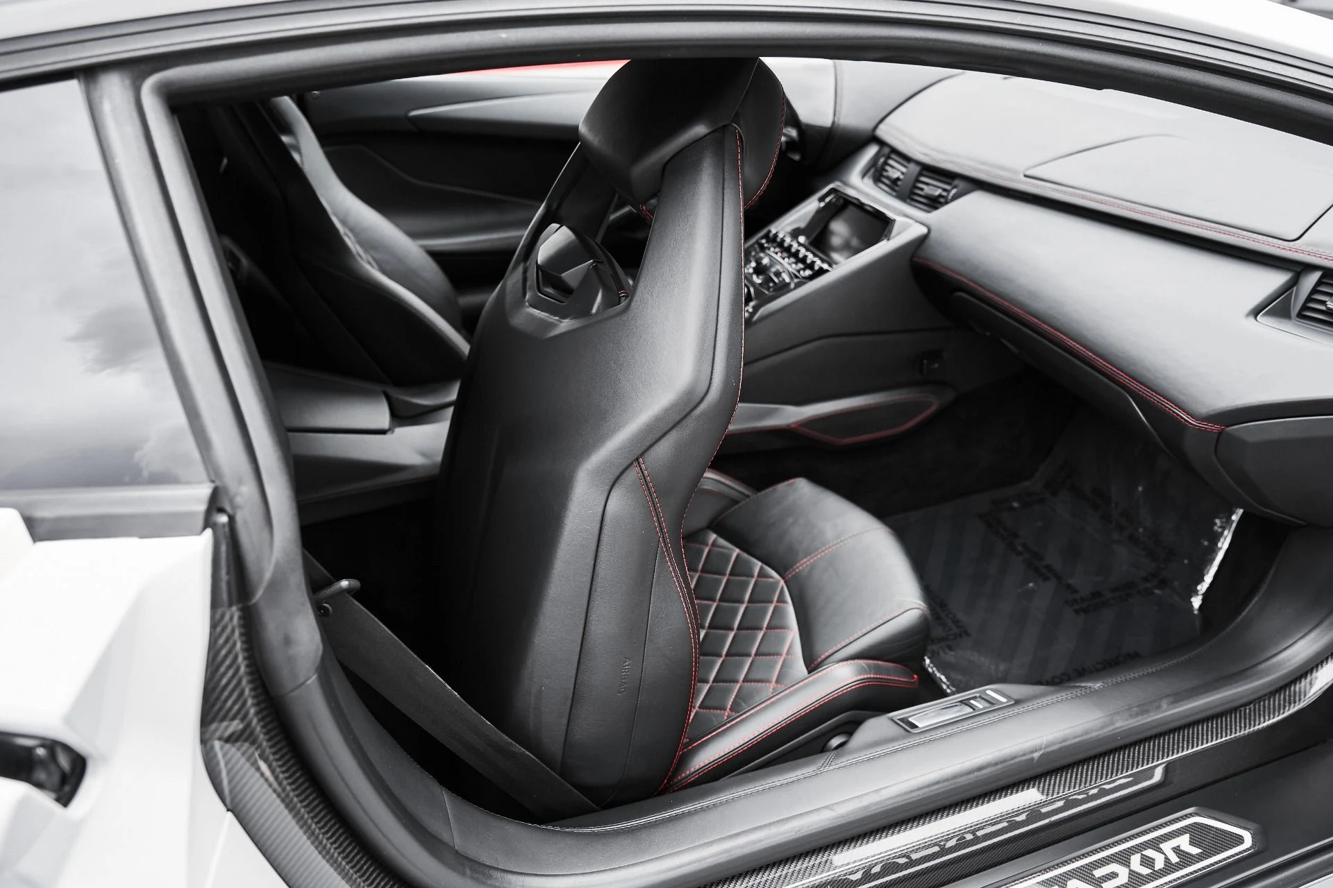 mph047_2446307965_Used_2018_Lamborghini_Aventador_S_Base_1775006902_8e8ba4eb4b