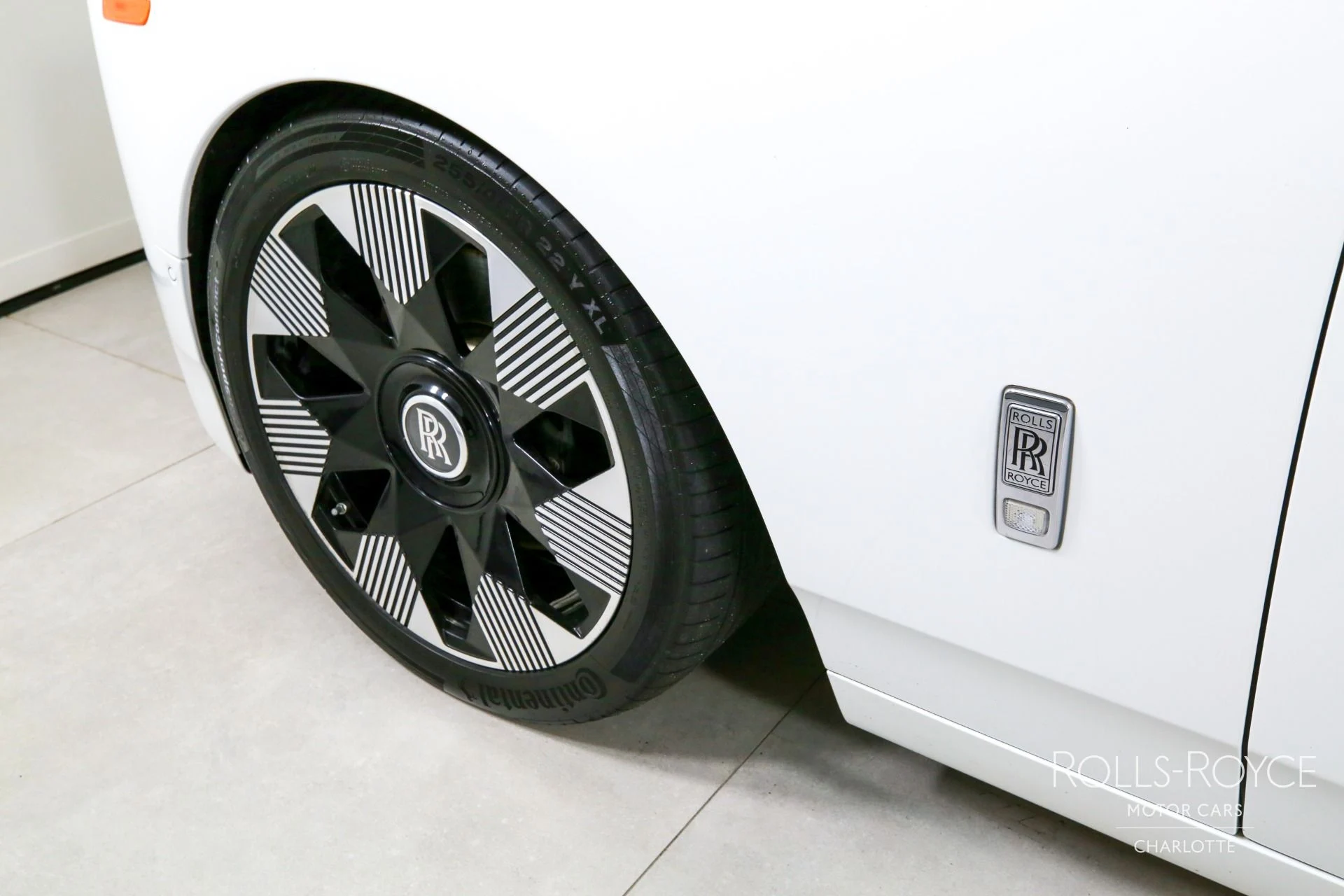 mph047_2448959711_Used_2024_Rolls_Royce_Phantom_1767116656_f163e03221