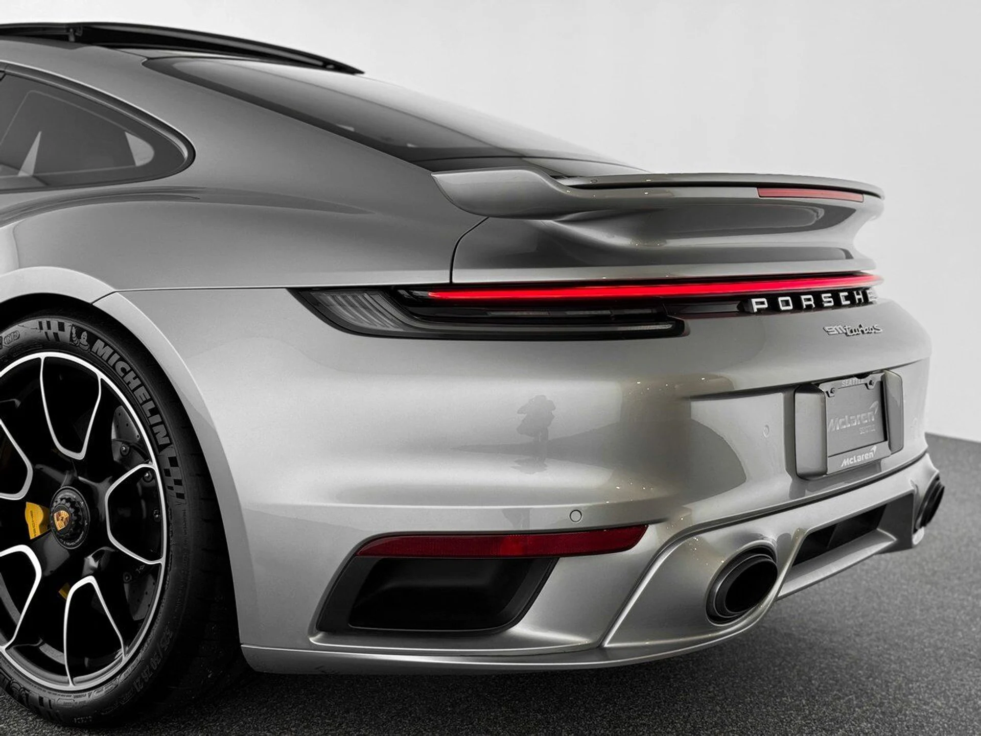 mph047_2468436141_7e3b3196bd147448e3ef6e10a3cfe3d5_fc94d40897