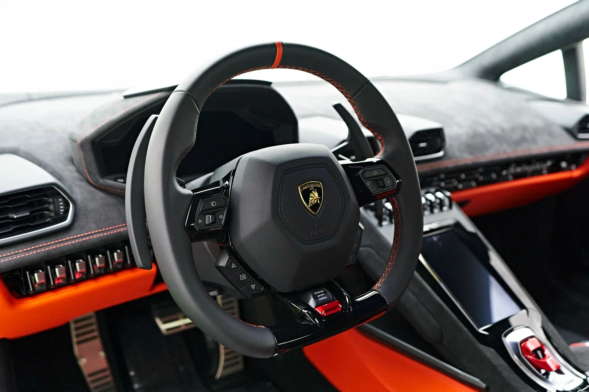 mph047_2472472636_Used_2023_Lamborghini_Huracan_Tecnica_Base_1715640571_829d167d29