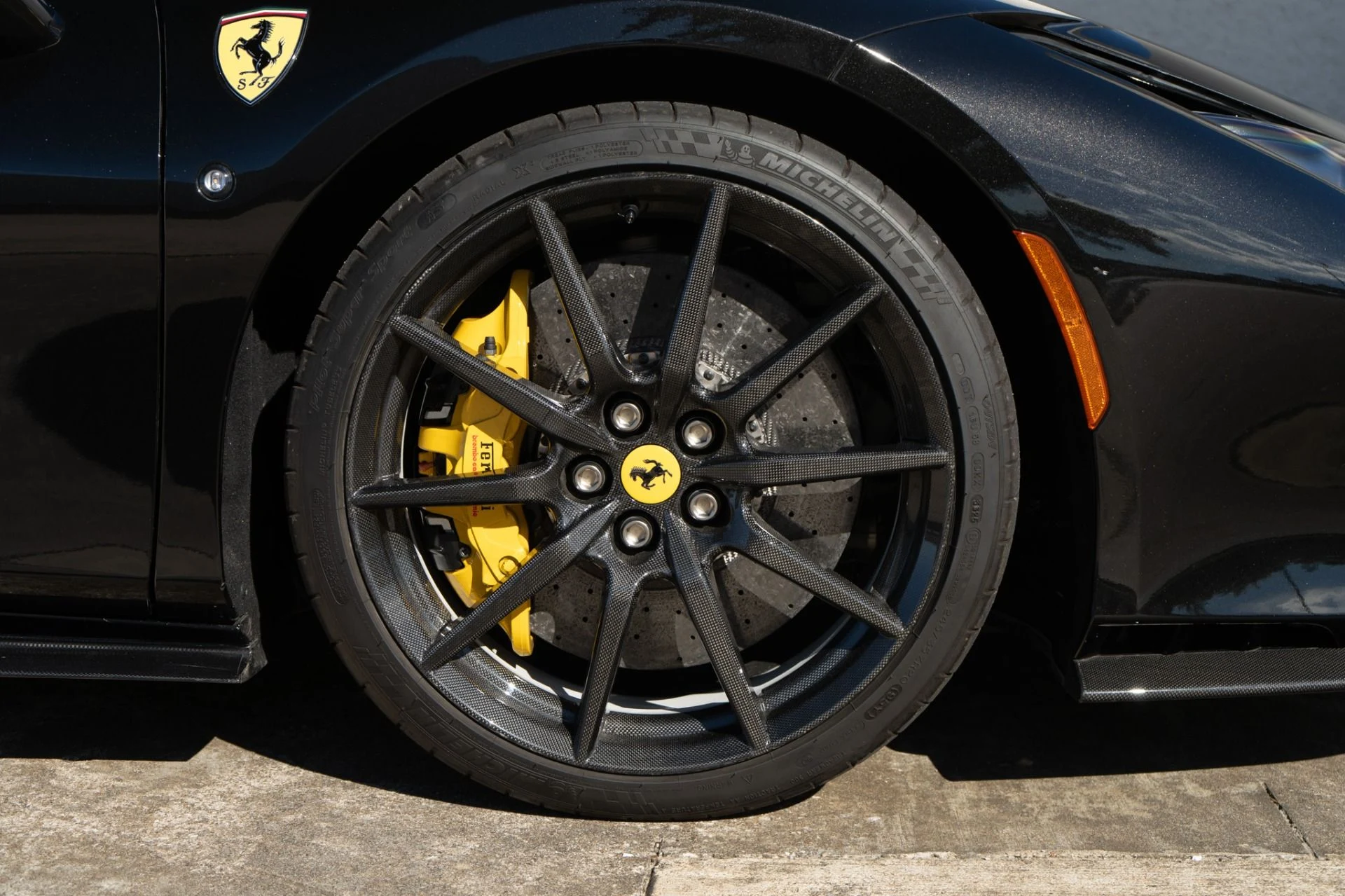 mph047_2476409186_Used_2022_Ferrari_F8_Spider_1791584435_dc9042513d