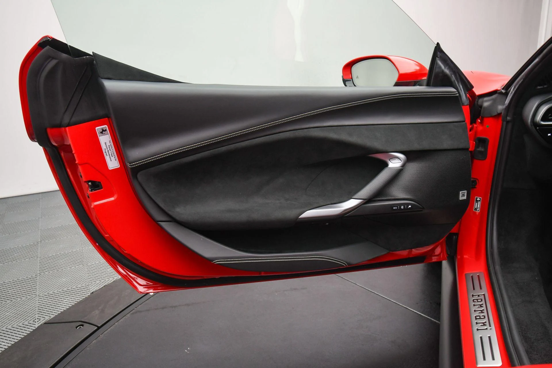 mph047_2510050570_Used_2024_Ferrari_296_GTB_Coupe_1757452065_55c24a4878