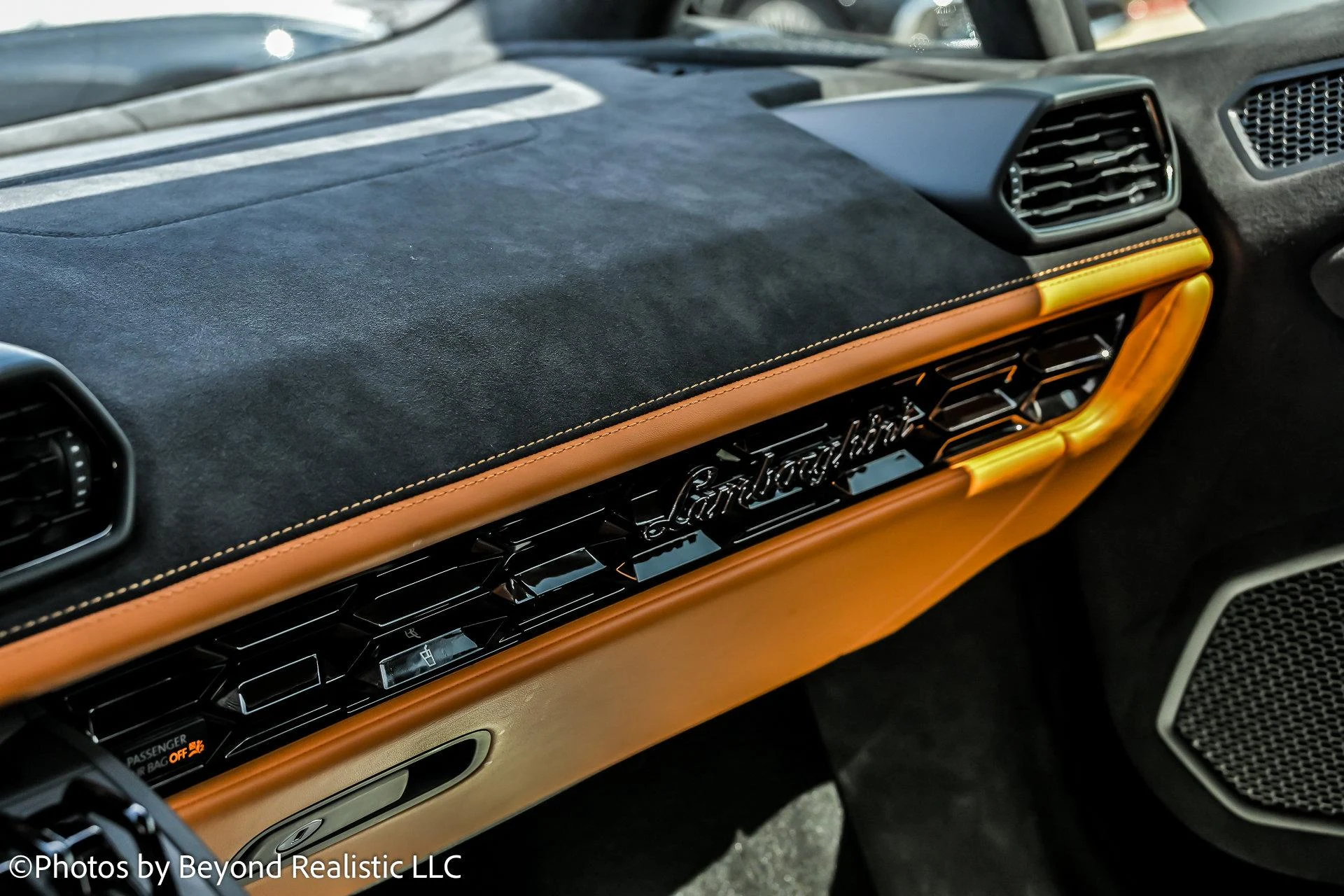 mph047_2518179923_Used_2024_Lamborghini_Huracan_Tecnica_1757145968_3c6a36b098