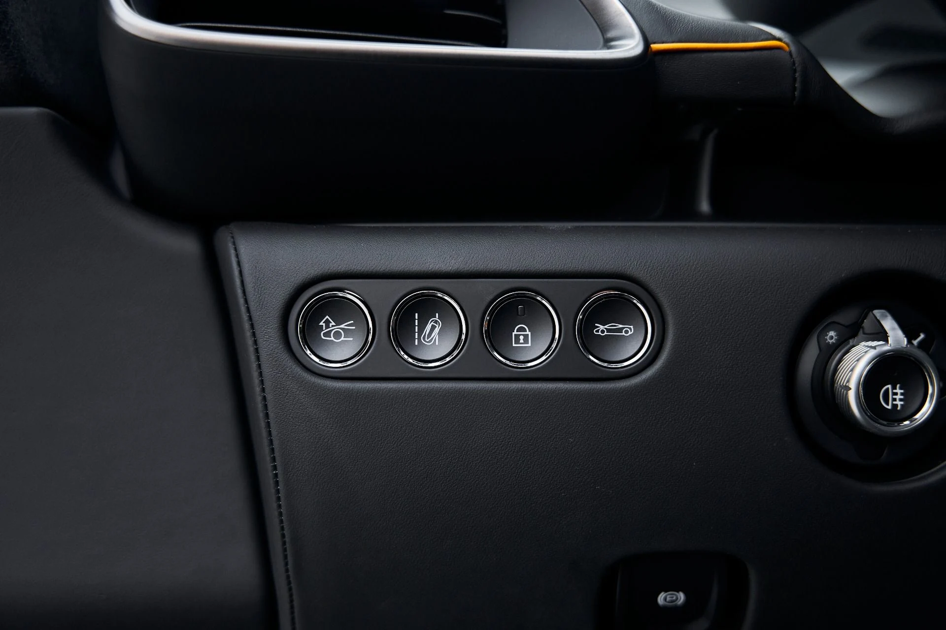 mph047_2541977379_Used_2025_Mc_Laren_Artura_1769221540_fc9db86594