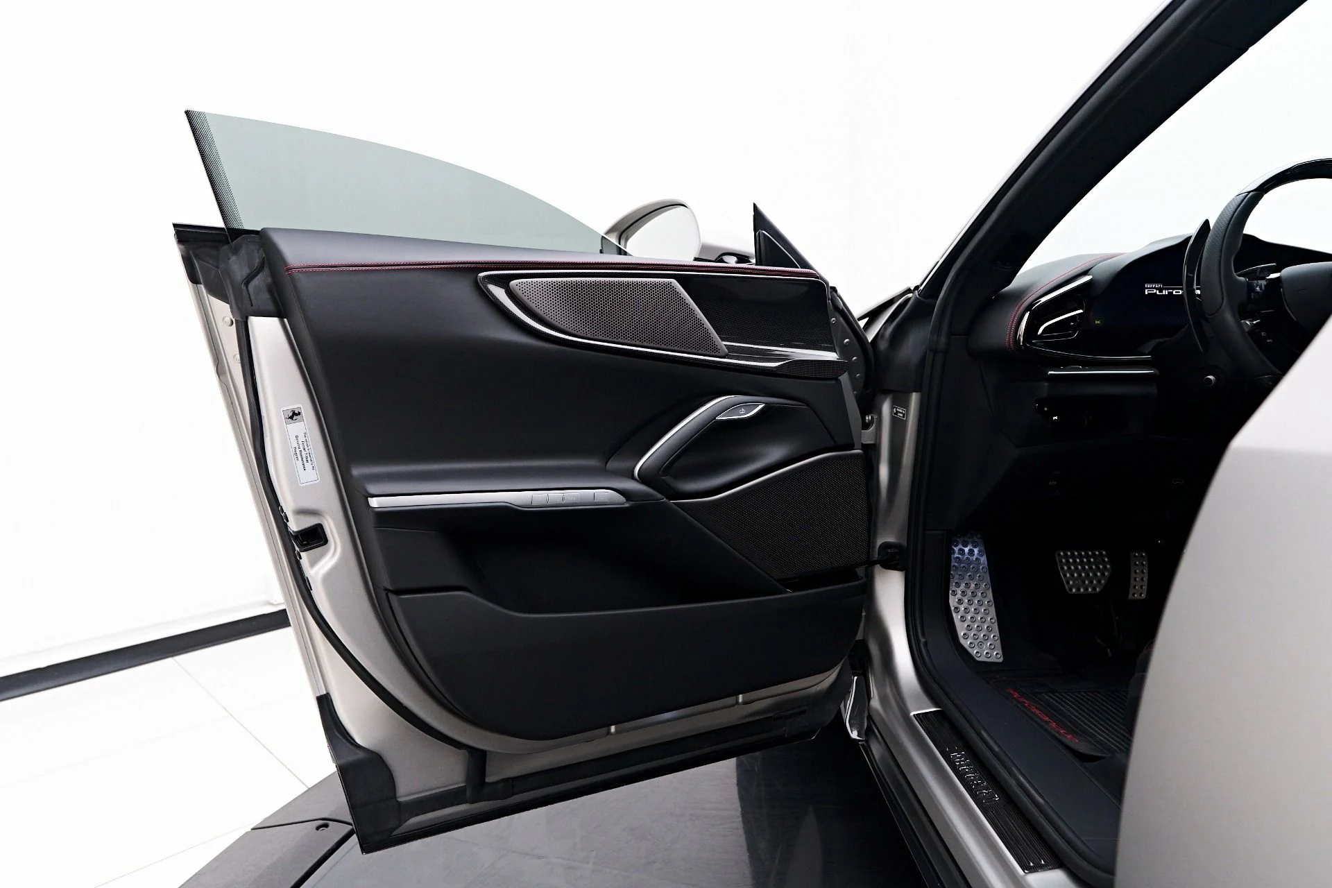 mph047_2554047232_Used_2024_Ferrari_Purosangue_Base_1757201179_15c5fe5ccc