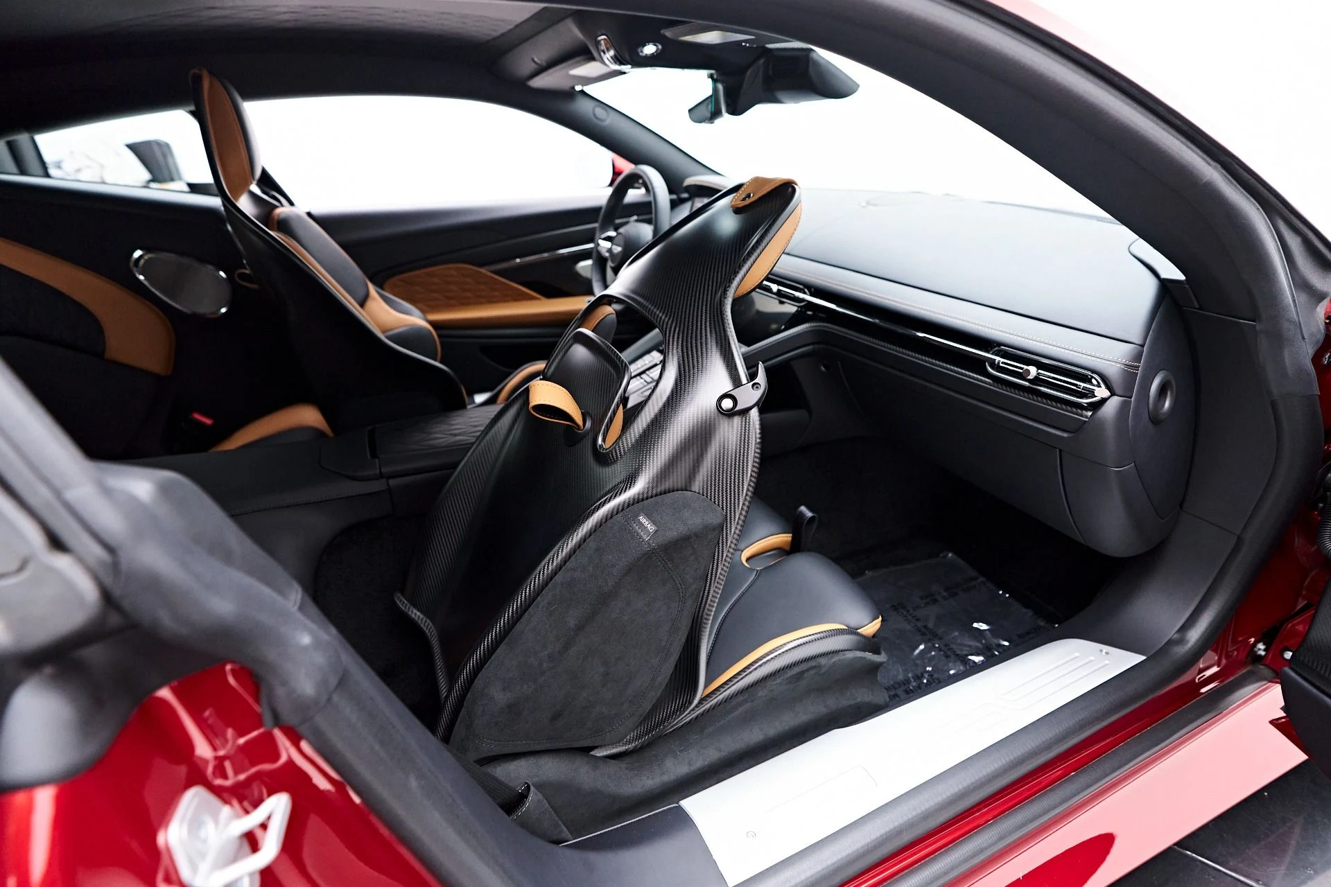 mph047_2560785758_Used_2024_Aston_Martin_DB_12_1756329442_935822649d