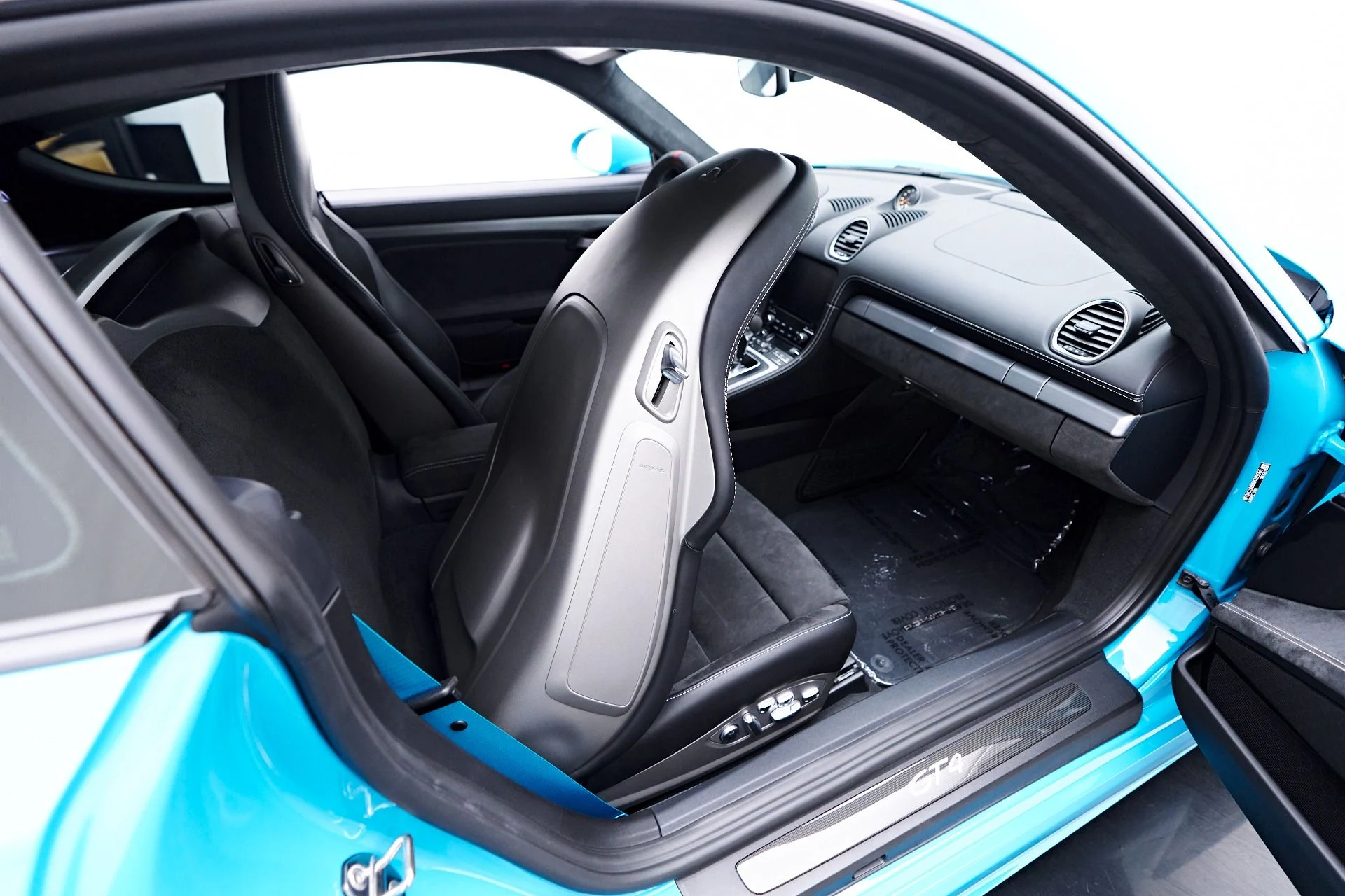 mph047_2563029999_Used_2021_Porsche_718_Cayman_GT_4_1753215060_658f434cd5