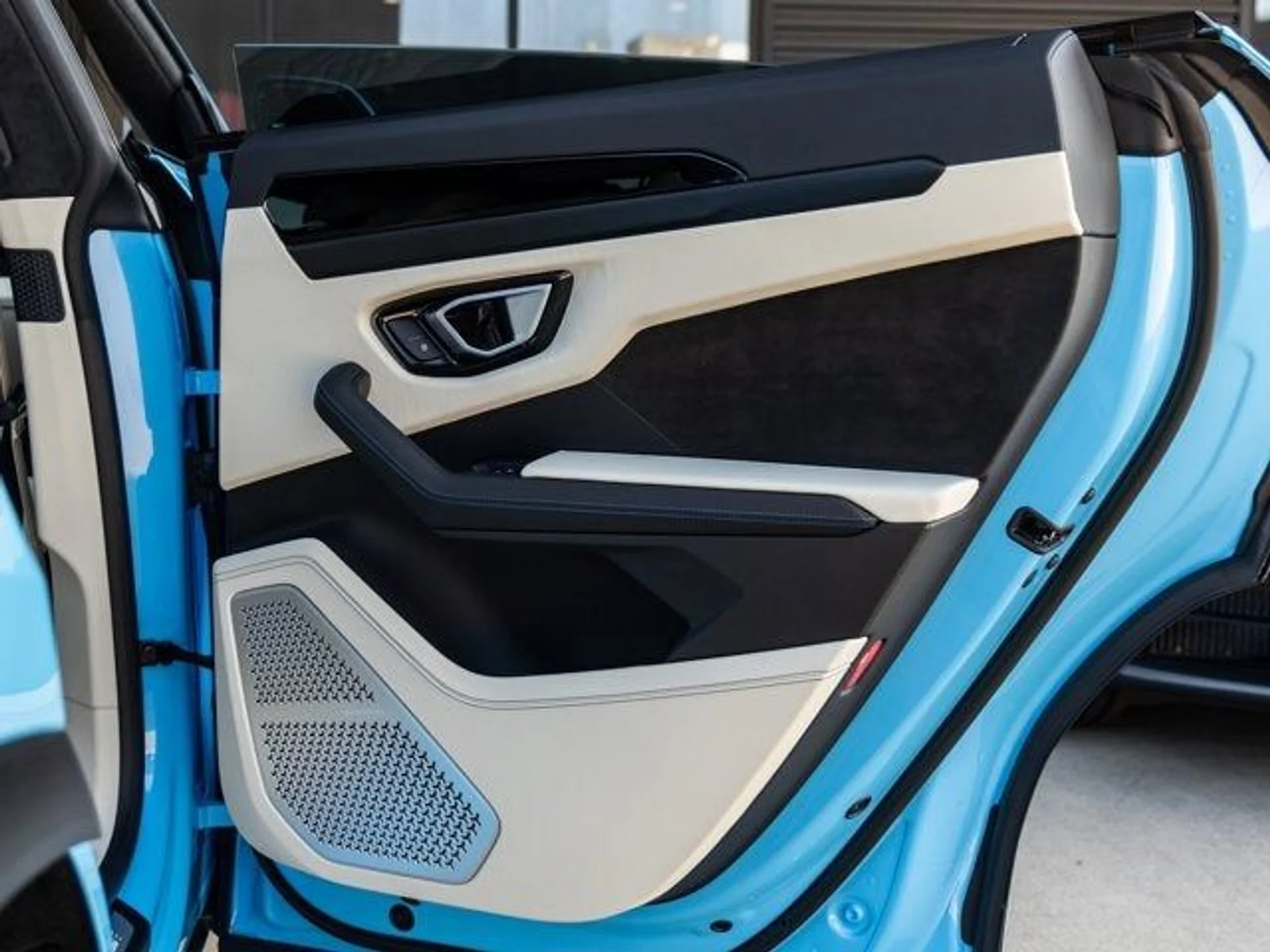 mph047_2565346301_48_1daee75e8e