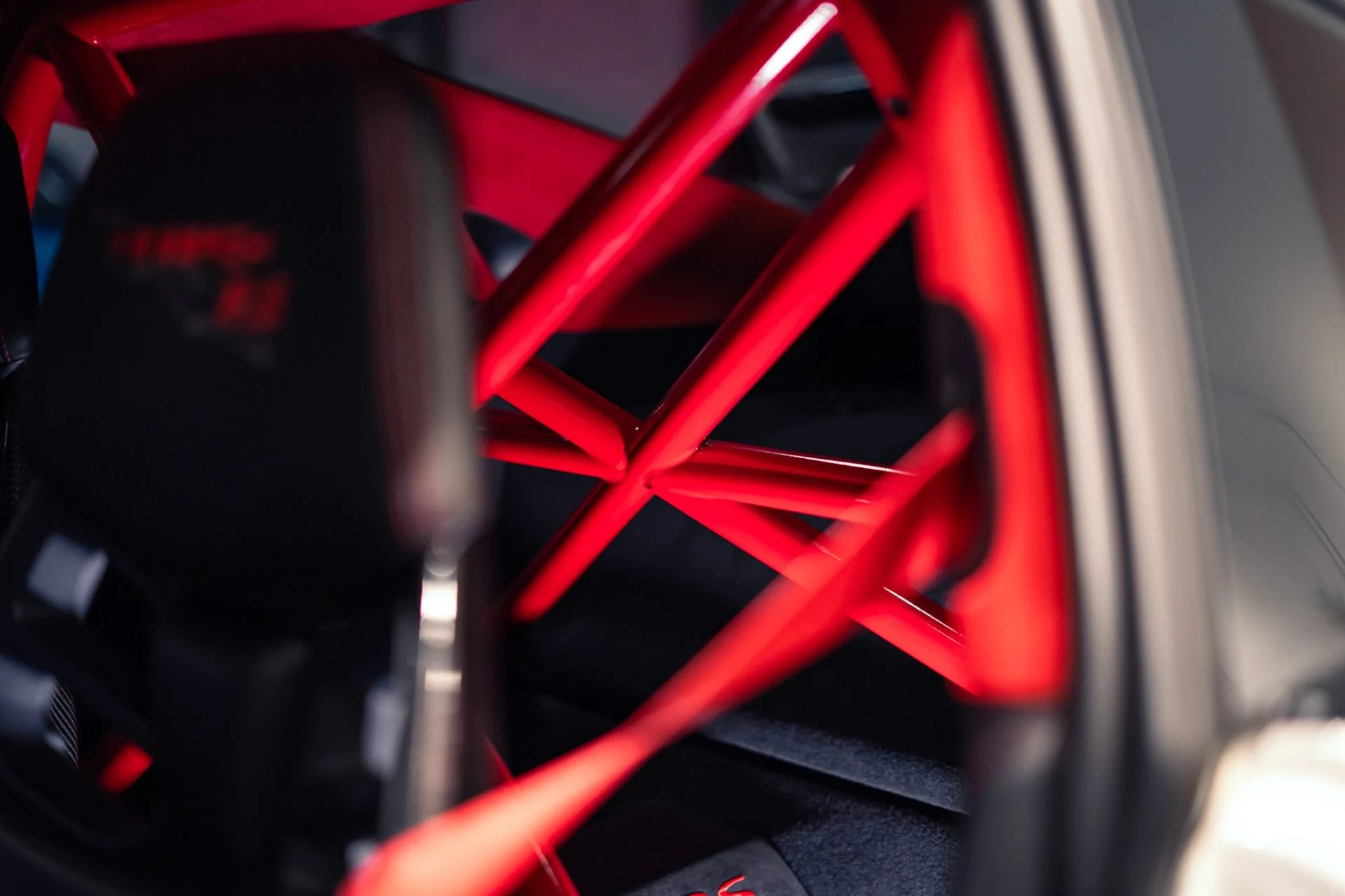 mph047_2572530857_Used_2018_Porsche_911_GT_2_RS_1777473846_678106c8f4