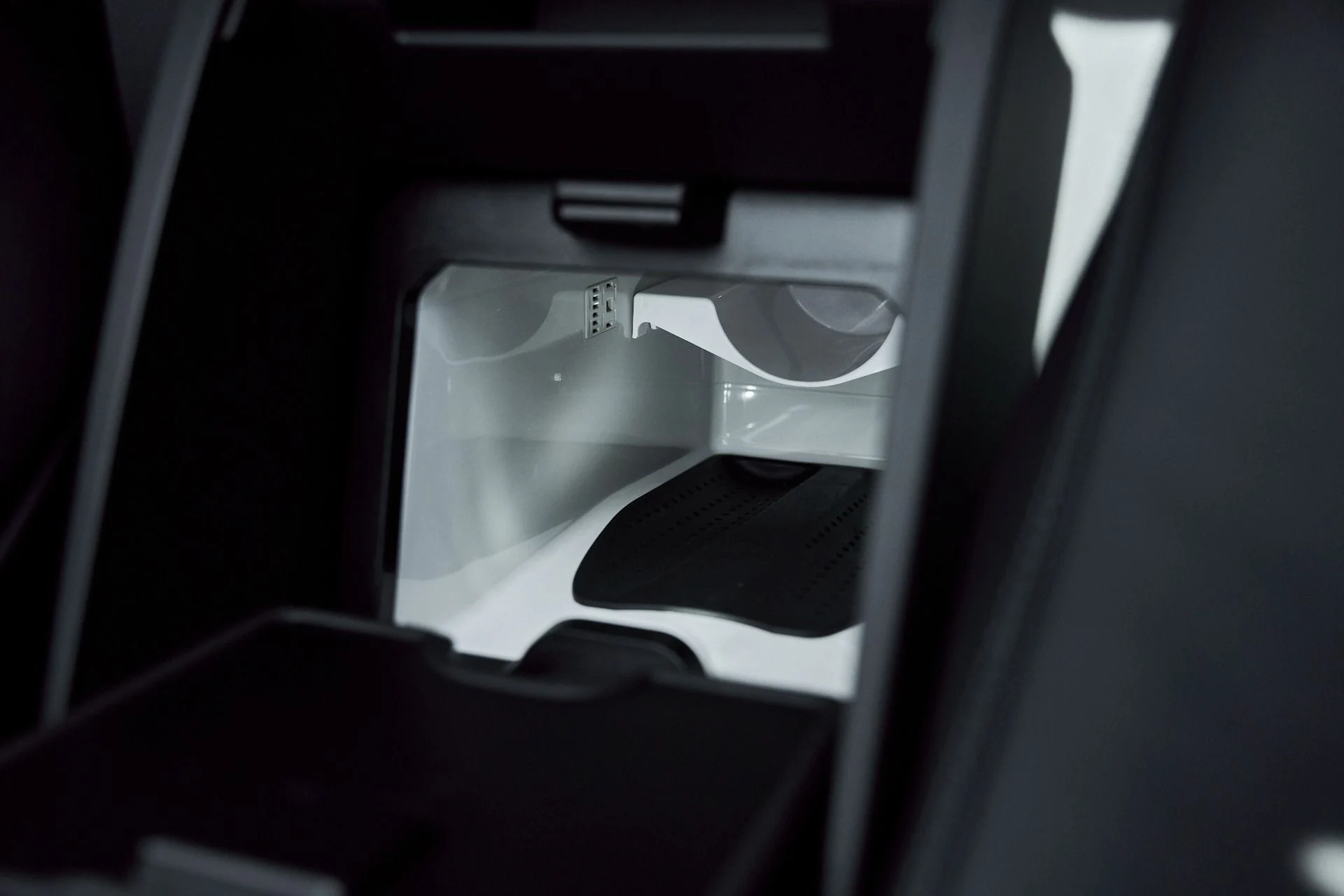 mph047_2578413286_Used_2021_Mercedes_Benz_GLS_Maybach_GLS_600_1768358390_9e6a219b8e