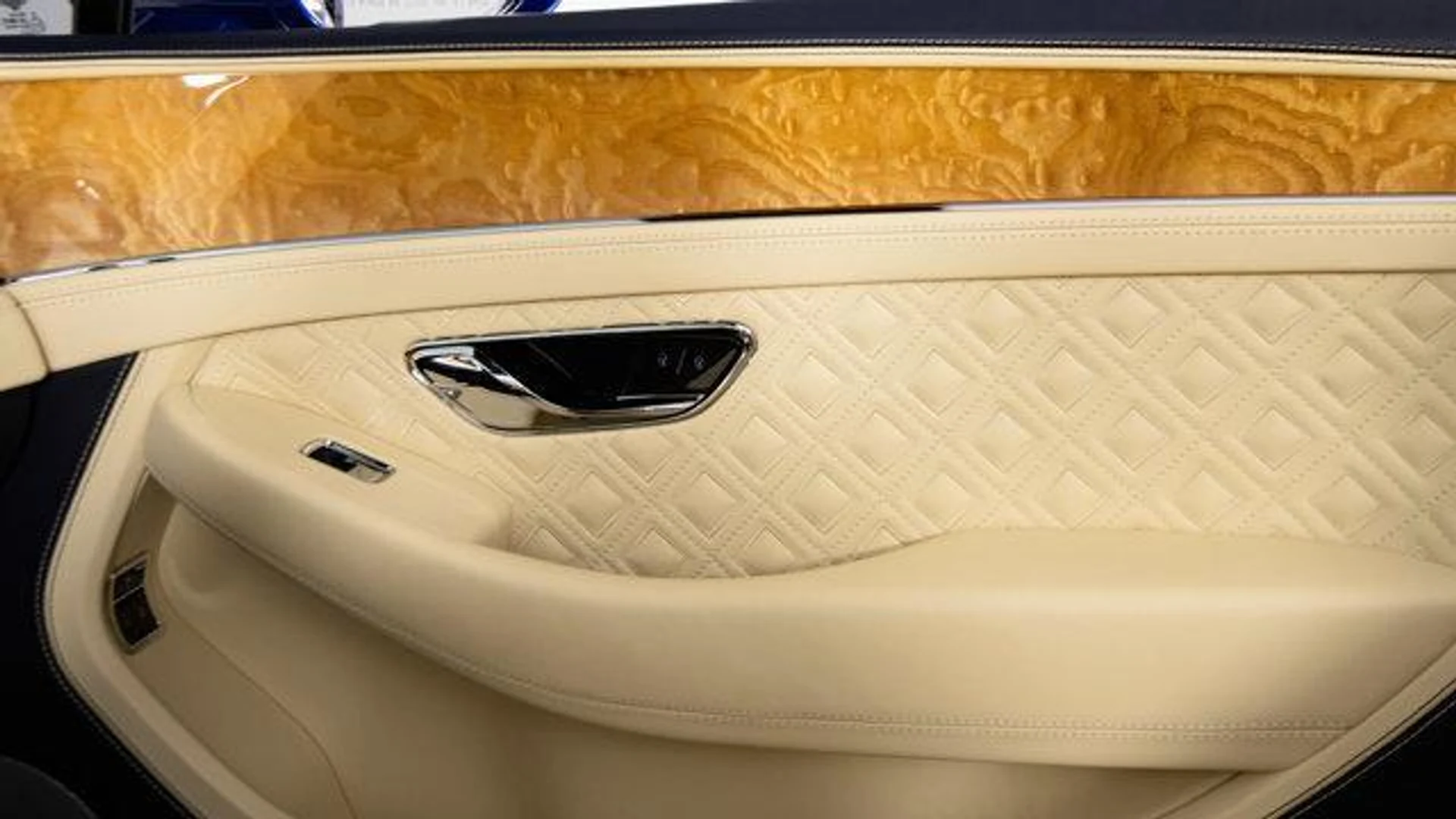 mph047_2588451759_v93_X2d8_HINLZG_p_O_C_Ts_CF_972_XY_ec4f0e4fc2