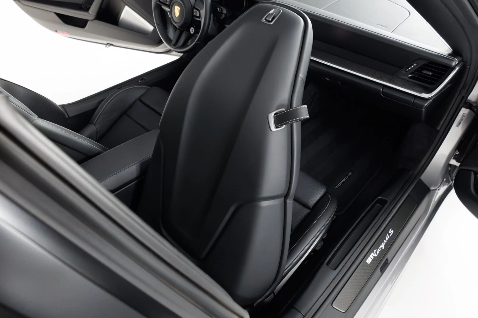 mph047_25931553_Used_2022_Porsche_911_Targa_4_S_1772835280_855a9540e2