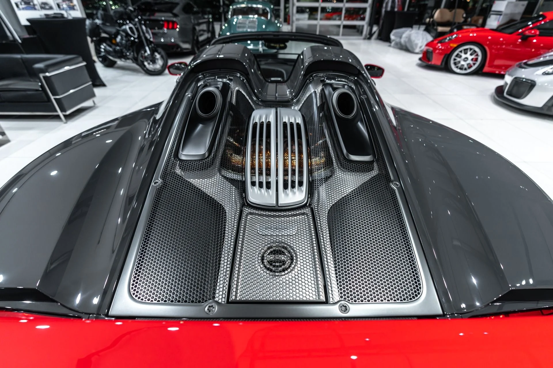 mph047_2598283274_Used_2015_Porsche_918_Spyder_Weissach_Package_PTS_Grey_Black_Extremely_RARE_1_of_1_Spec_1732908210_7122fc98ad