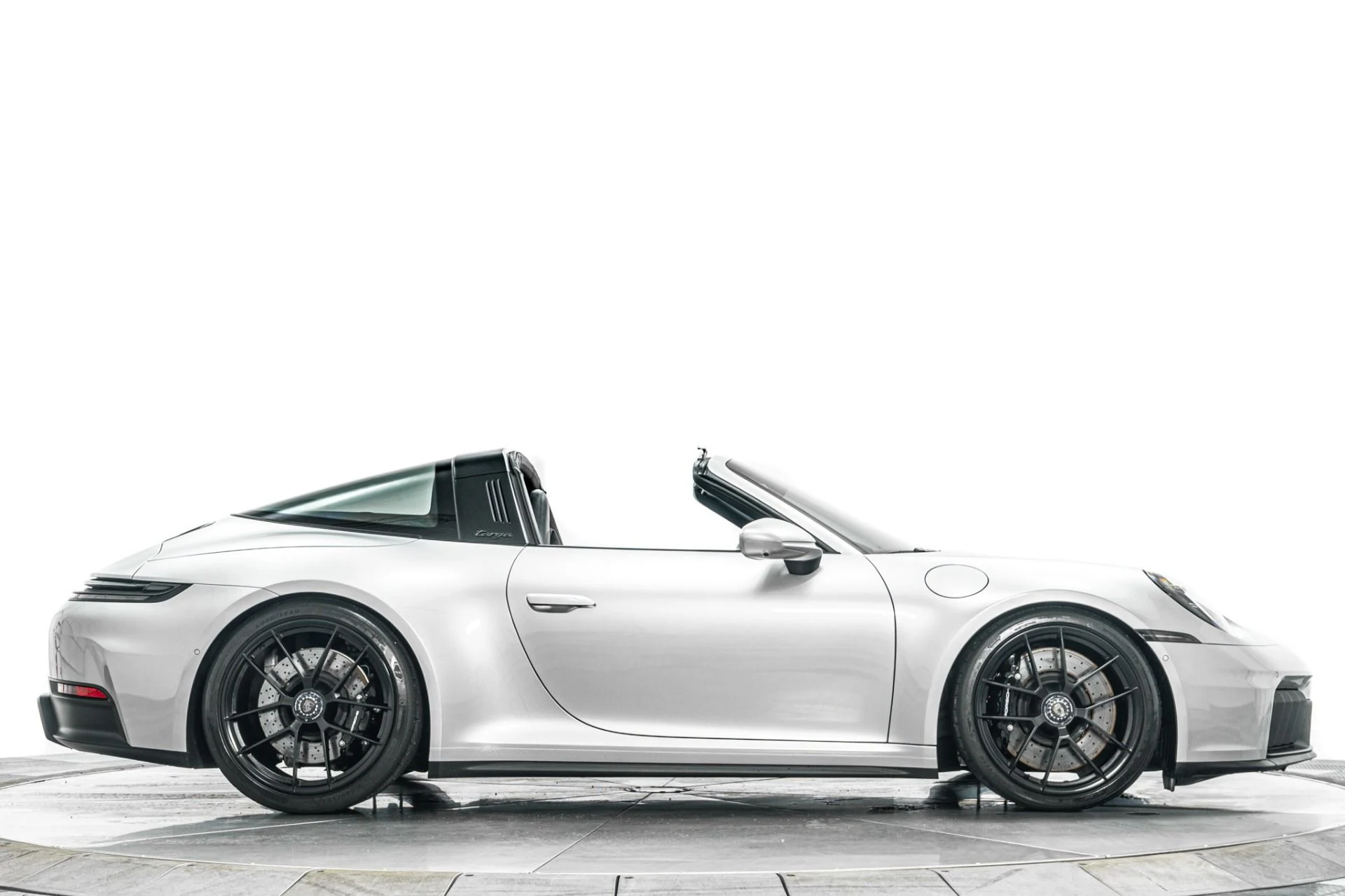 mph047_2600249935_Used_2025_Porsche_911_Targa_4_GTS_1783373195_f5b4805595