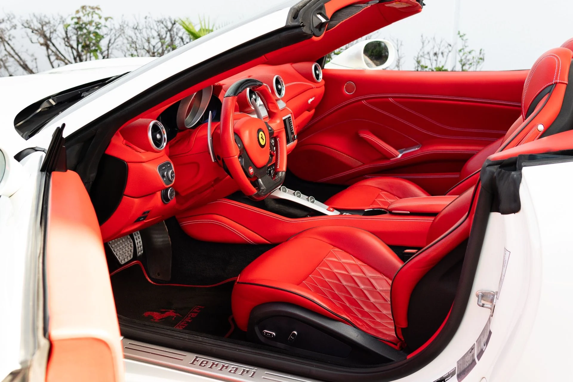 mph047_2603982498_Used_2017_Ferrari_California_T_1767901173_ca70afcf58