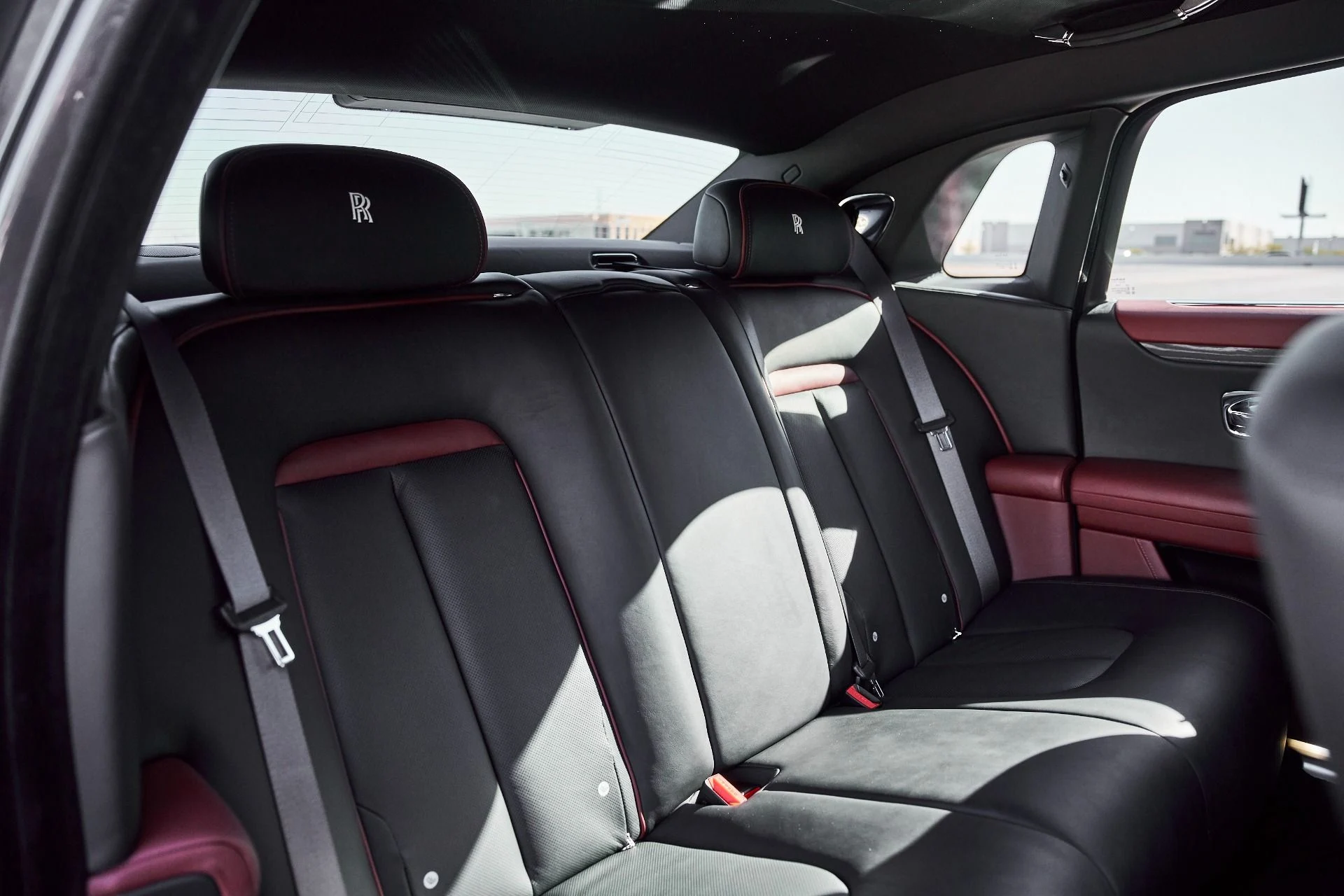 mph047_2606306891_Used_2023_Rolls_Royce_Ghost_1770699567_147a42e297