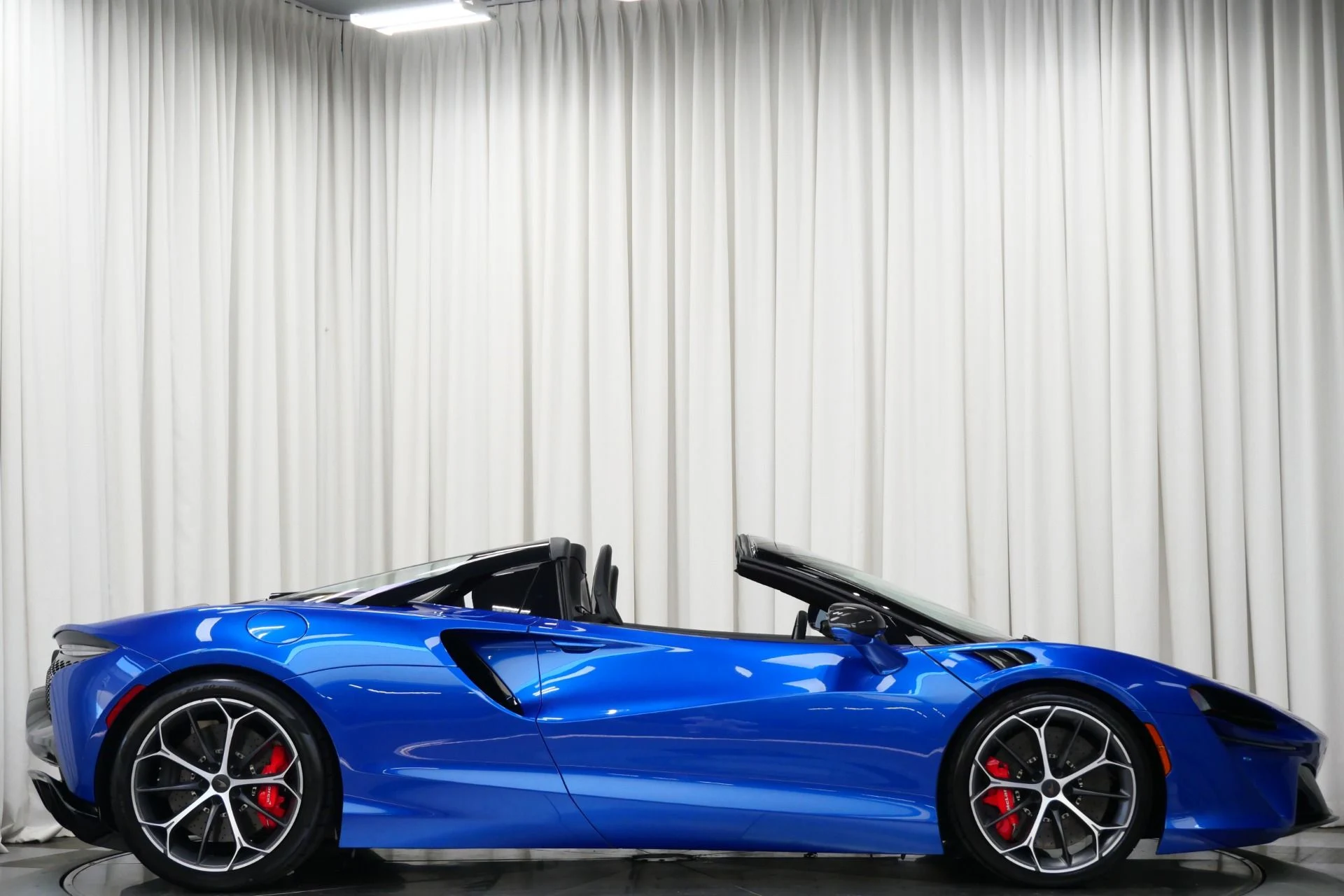 mph047_2615974652_Used_2025_Mc_Laren_Artura_Spider_Low_Miles_Exterior_Carbon_Fiber_Upgrade_Pack_Sports_Exhaust_1756157132_face519d21