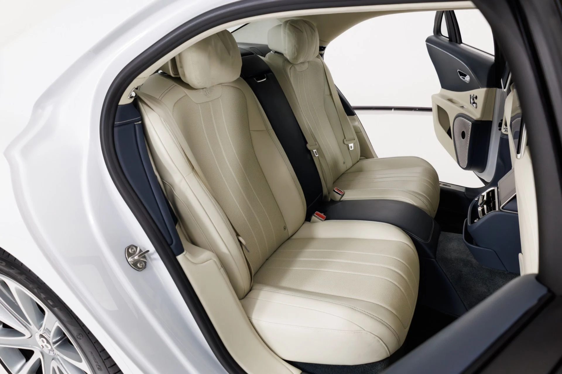 mph047_2617003658_Used_2020_Bentley_Flying_Spur_W12_1776899560_9ba333c5c0