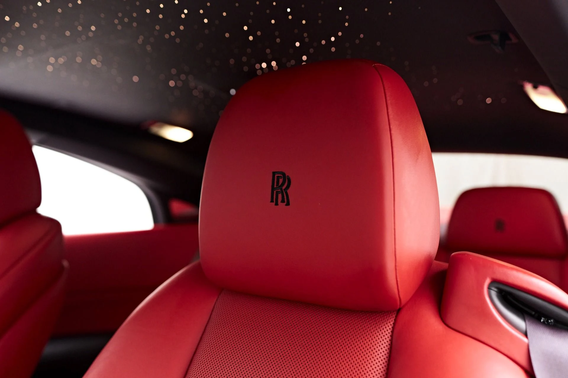 mph047_2629136954_Used_2018_Rolls_Royce_Wraith_Base_1758573694_1424ac5dc7
