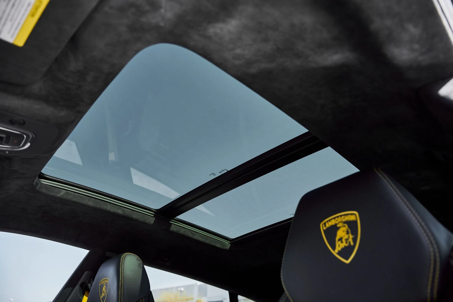 mph047_2646398254_Used_2024_Lamborghini_Urus_S_1770085902_72c07b7635