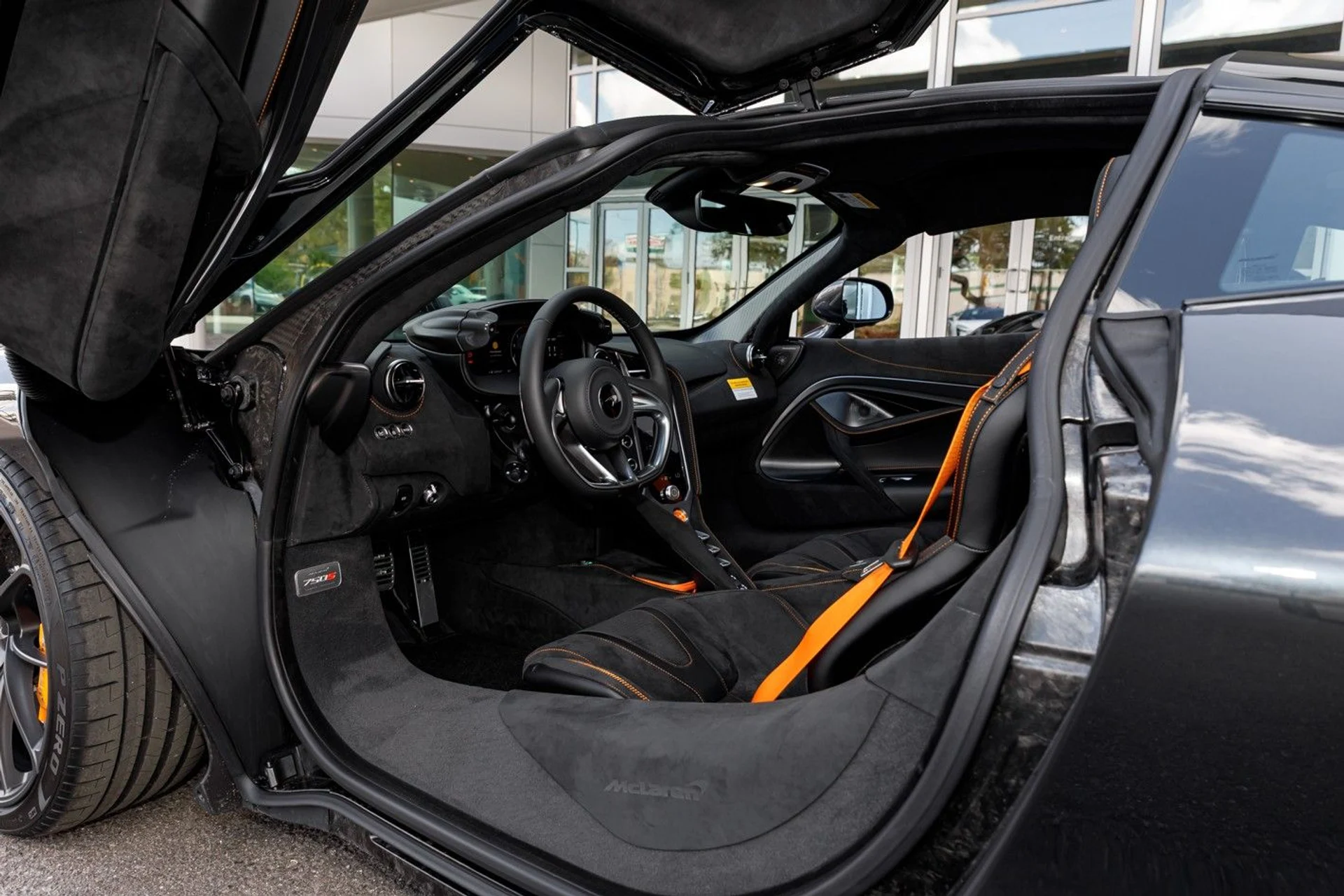 mph047_2703739886_655_p48_l_9113fe7b52