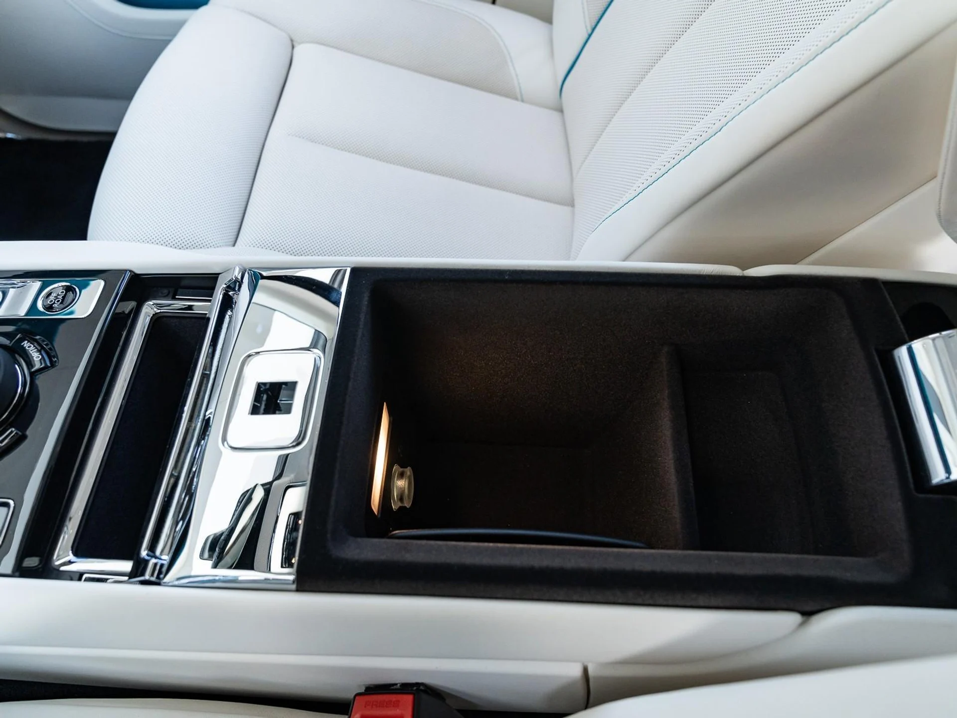 mph047_2703981992_Used_2023_Rolls_Royce_Cullinan_1761685697_7855c44a31