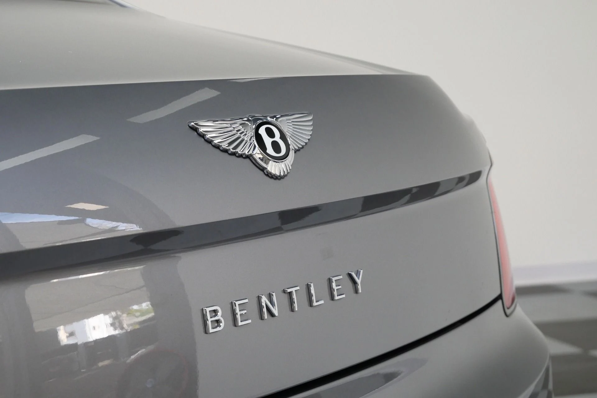 mph047_2707525278_Used_2022_Bentley_Flying_Spur_Hybrid_Odyssean_Edition_266_K_MSRP_Sustainable_Interior_Trim_1770409393_24d5ae8340