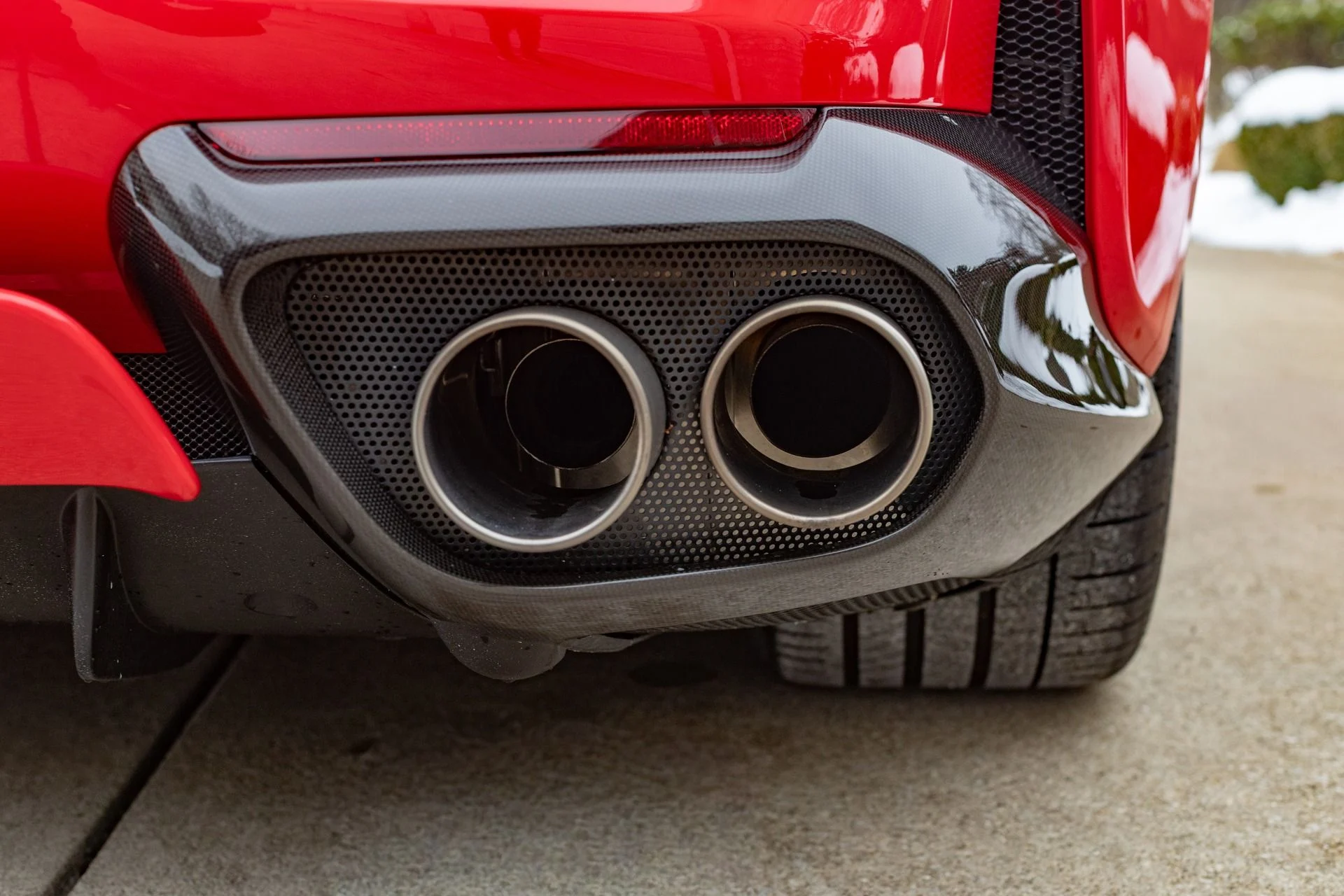 mph047_272599228_Used_2020_Ferrari_812_Superfast_1765217828_fa20a2ccff