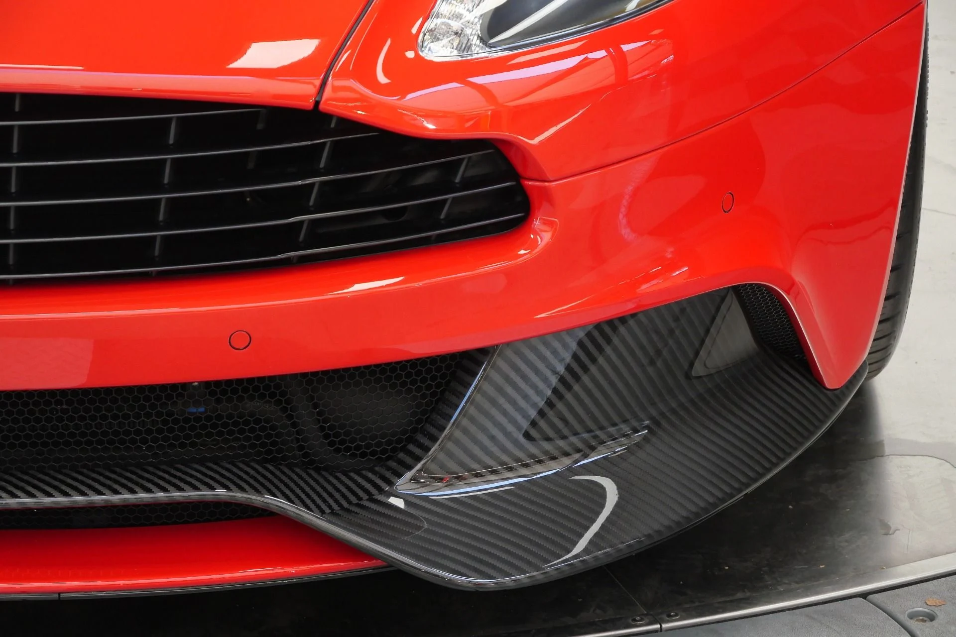 mph047_2728805455_Used_2014_Aston_Martin_Vanquish_AML_Color_V12_Power_Awesome_Sound_1781289634_fd6791a903