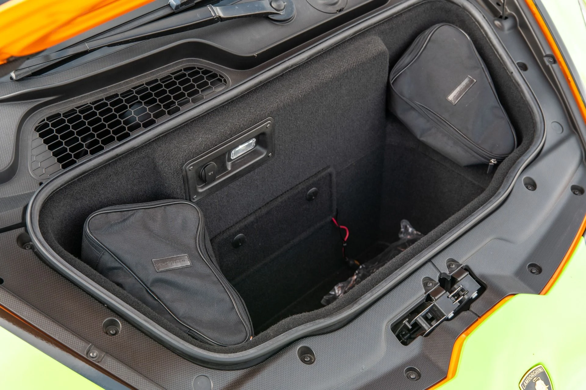 mph047_2751568232_Used_2021_Lamborghini_Huracan_EVO_1753824342_5f2565f91f