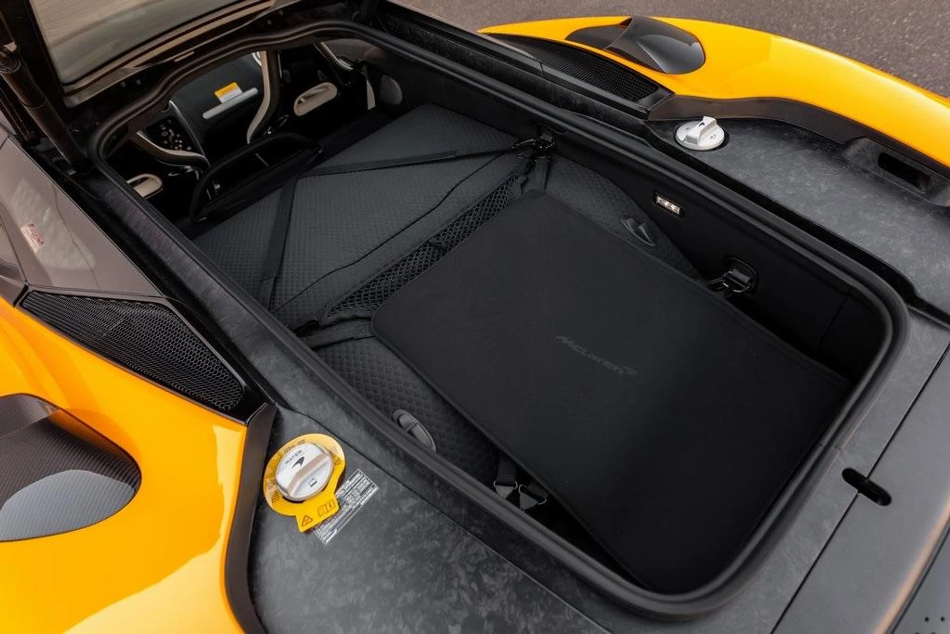 mph047_2753570224_Used_2025_MCLAREN_GTS_1721509535_4eadc87471