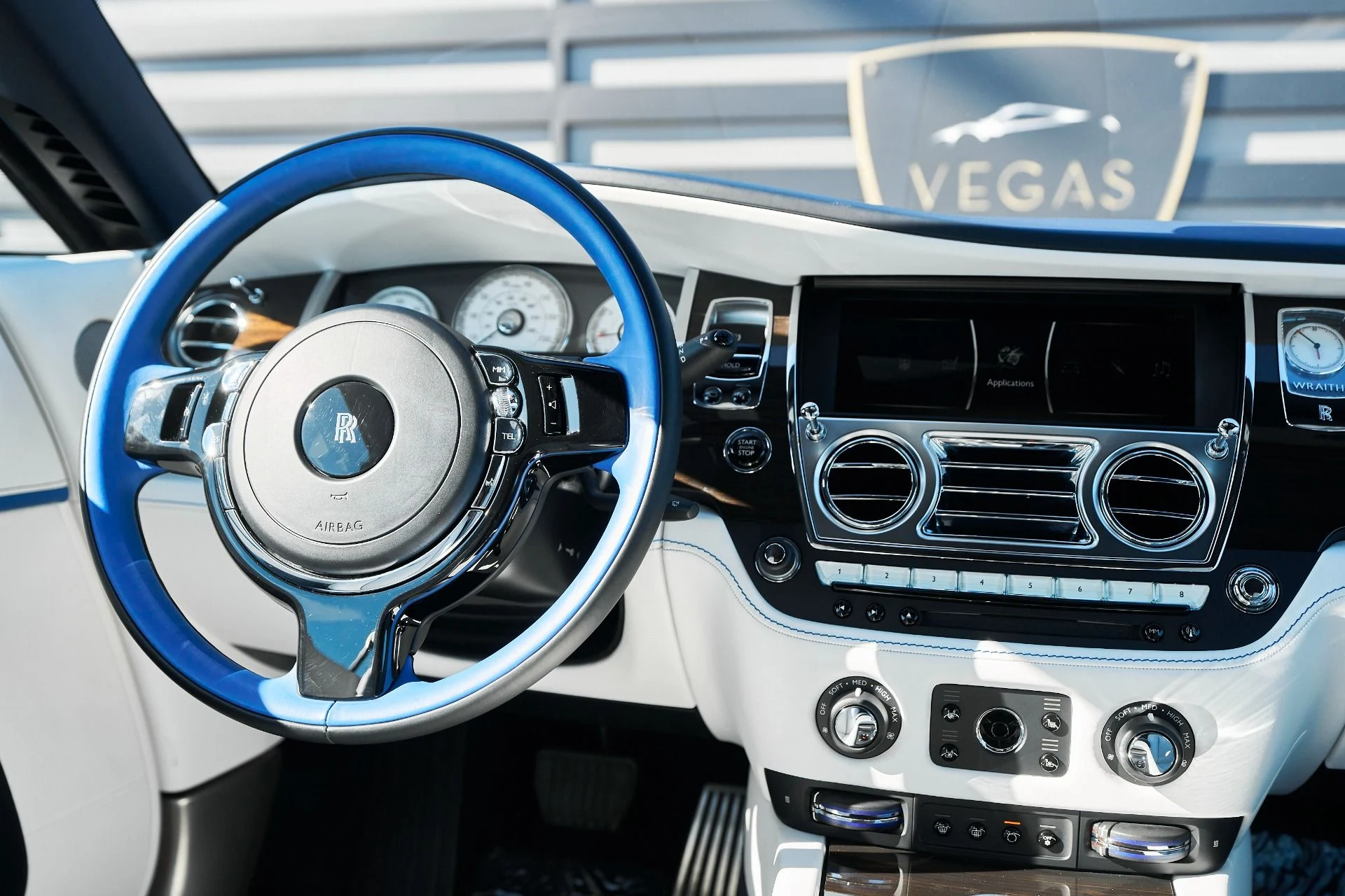 mph047_2759655146_Used_2020_Rolls_Royce_Wraith_Base_1762567779_6b00522bfb