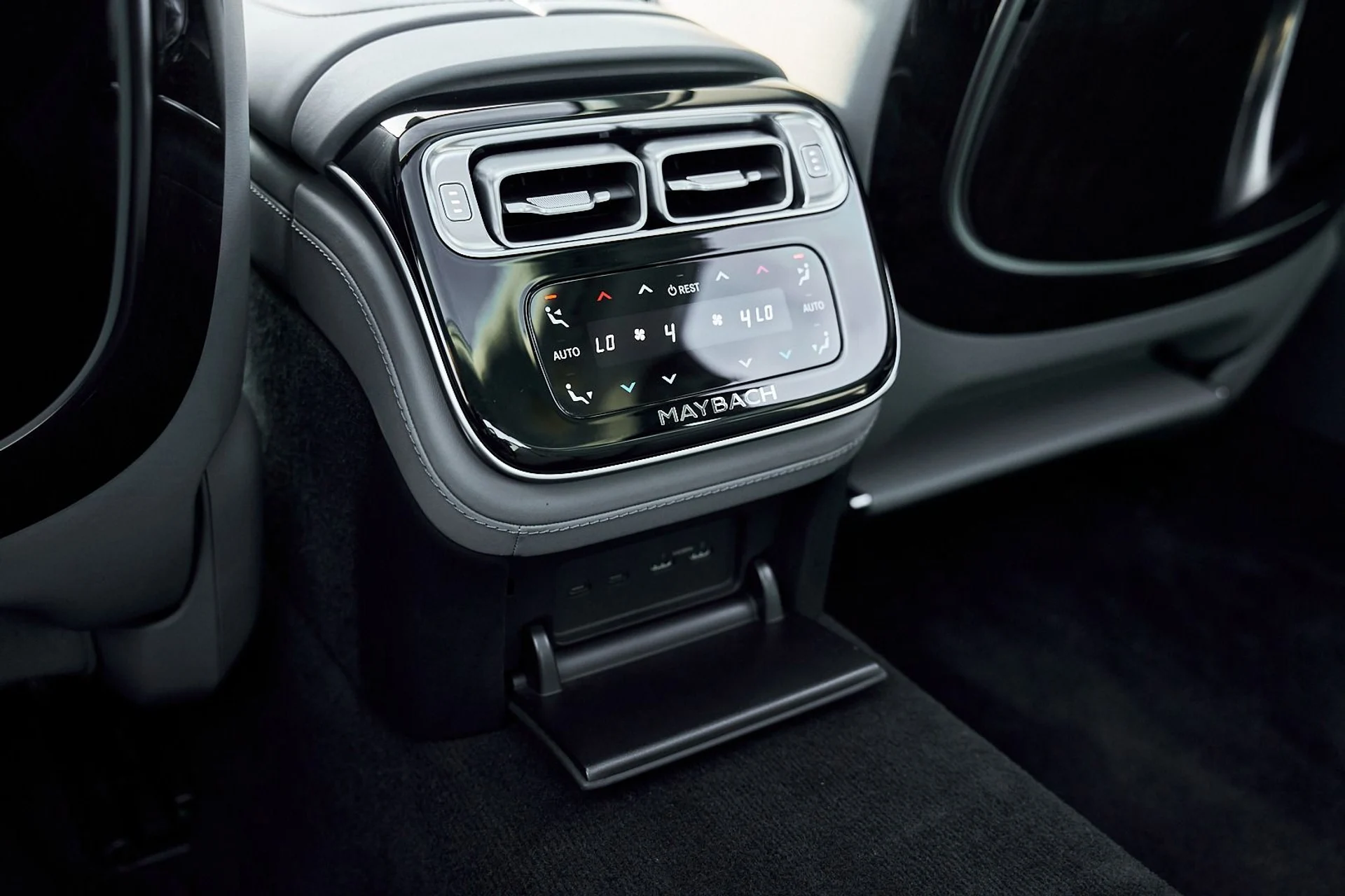 mph047_2767929461_Used_2021_Mercedes_Benz_S_Class_Maybach_S_580_1771643113_2c9470002a