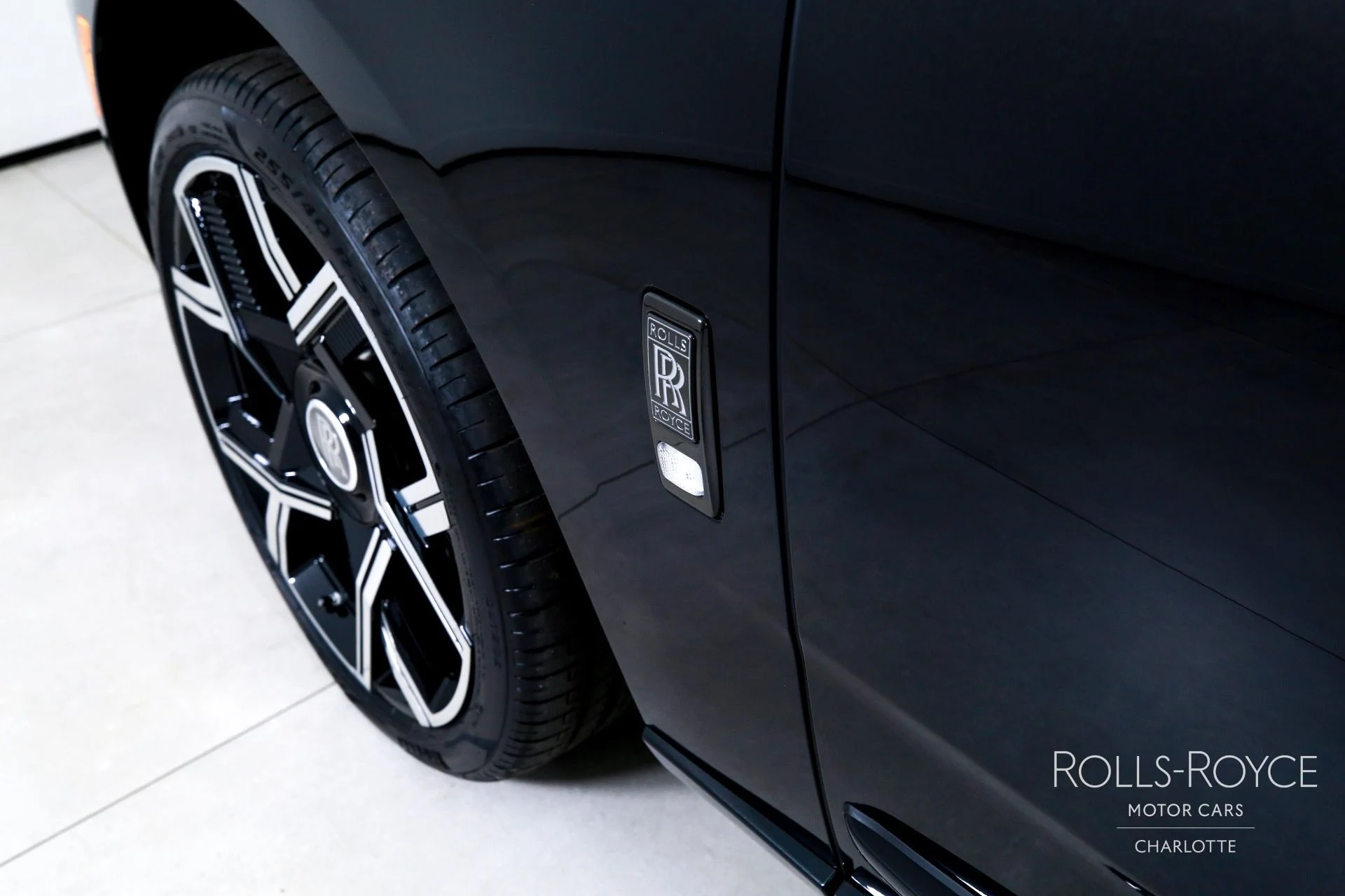 mph047_2773535243_Used_2025_Rolls_Royce_Black_Badge_Cullinan_1753299744_127256035e