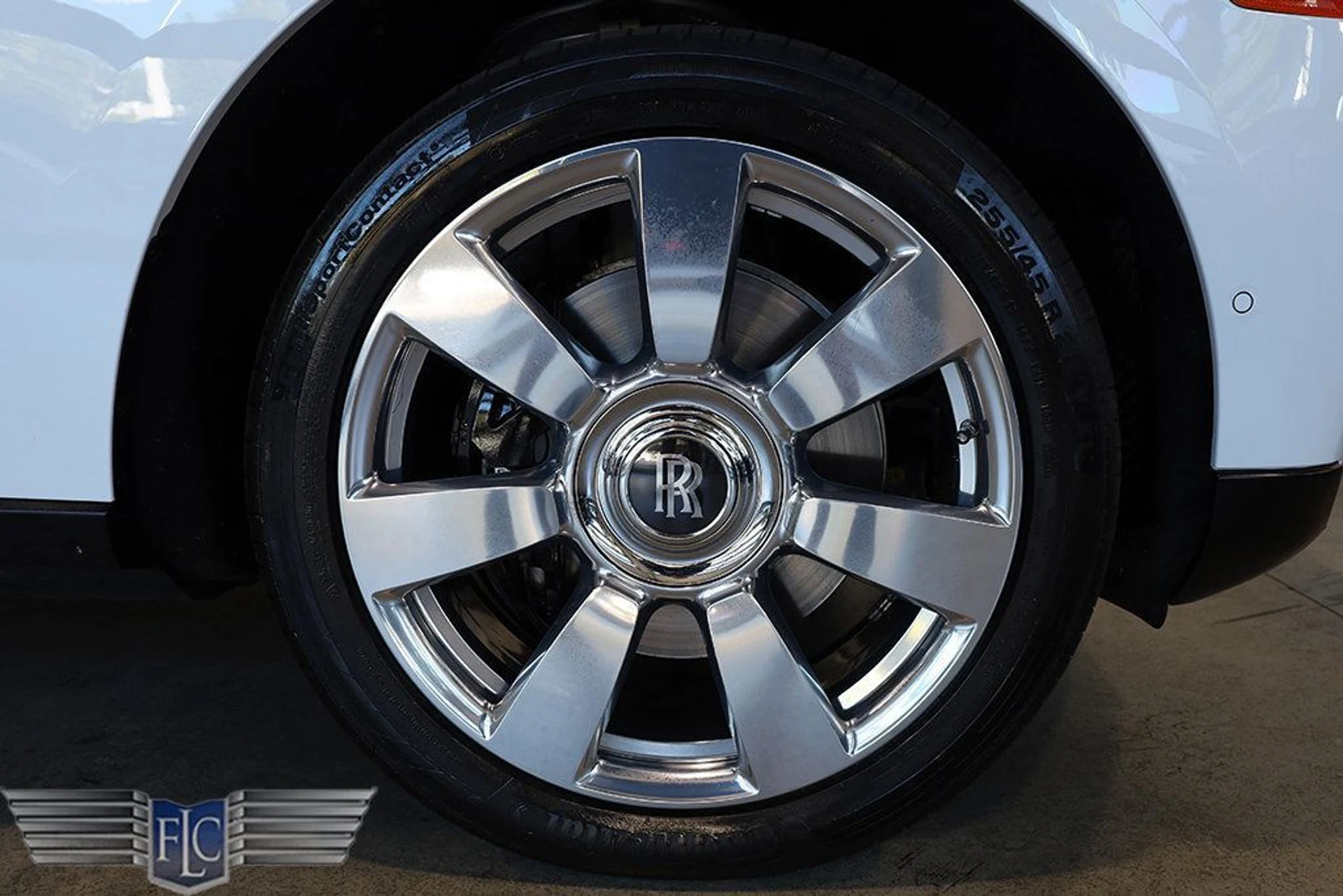 mph047_27888135_used_2021_rolls_royce_cullinan_sportutility_9689_22989825_48_1024_56d82e975e