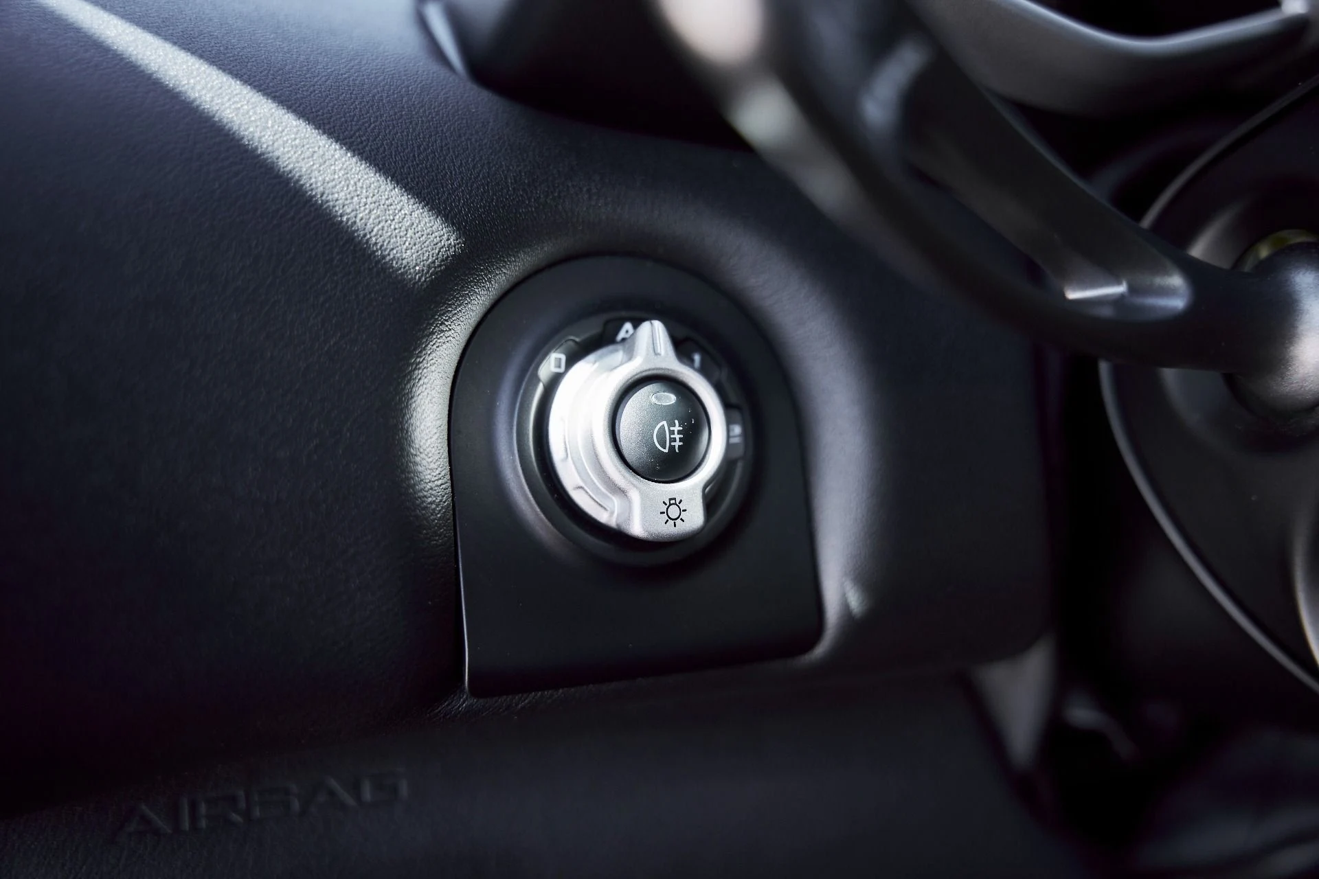 mph047_2789100115_Used_2012_Mc_Laren_MP_4_12_C_Base_1772743124_5008512be3