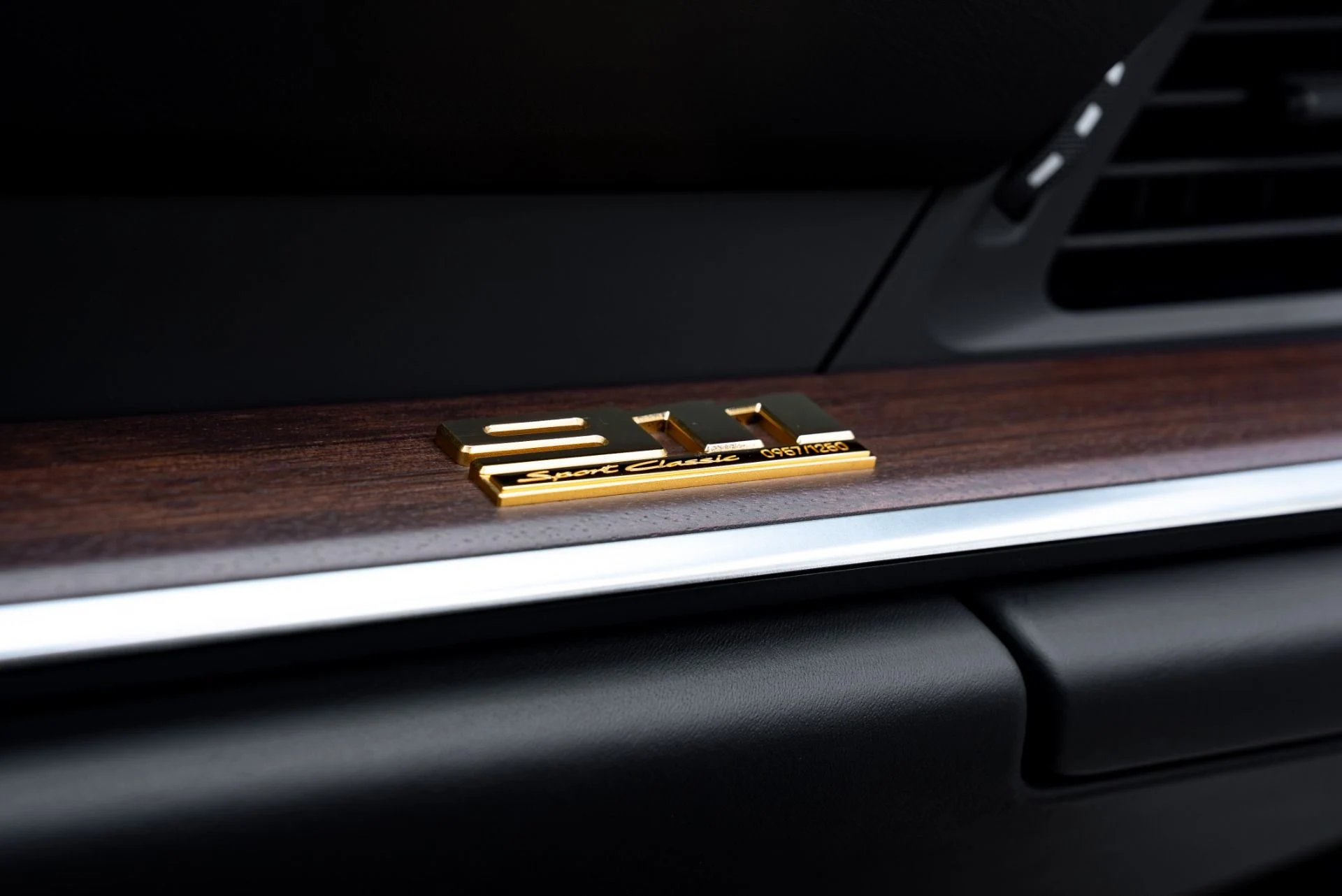 mph047_2805754740_Used_2023_Porsche_911_Sport_Classic_1776441930_d1fd8d75ed