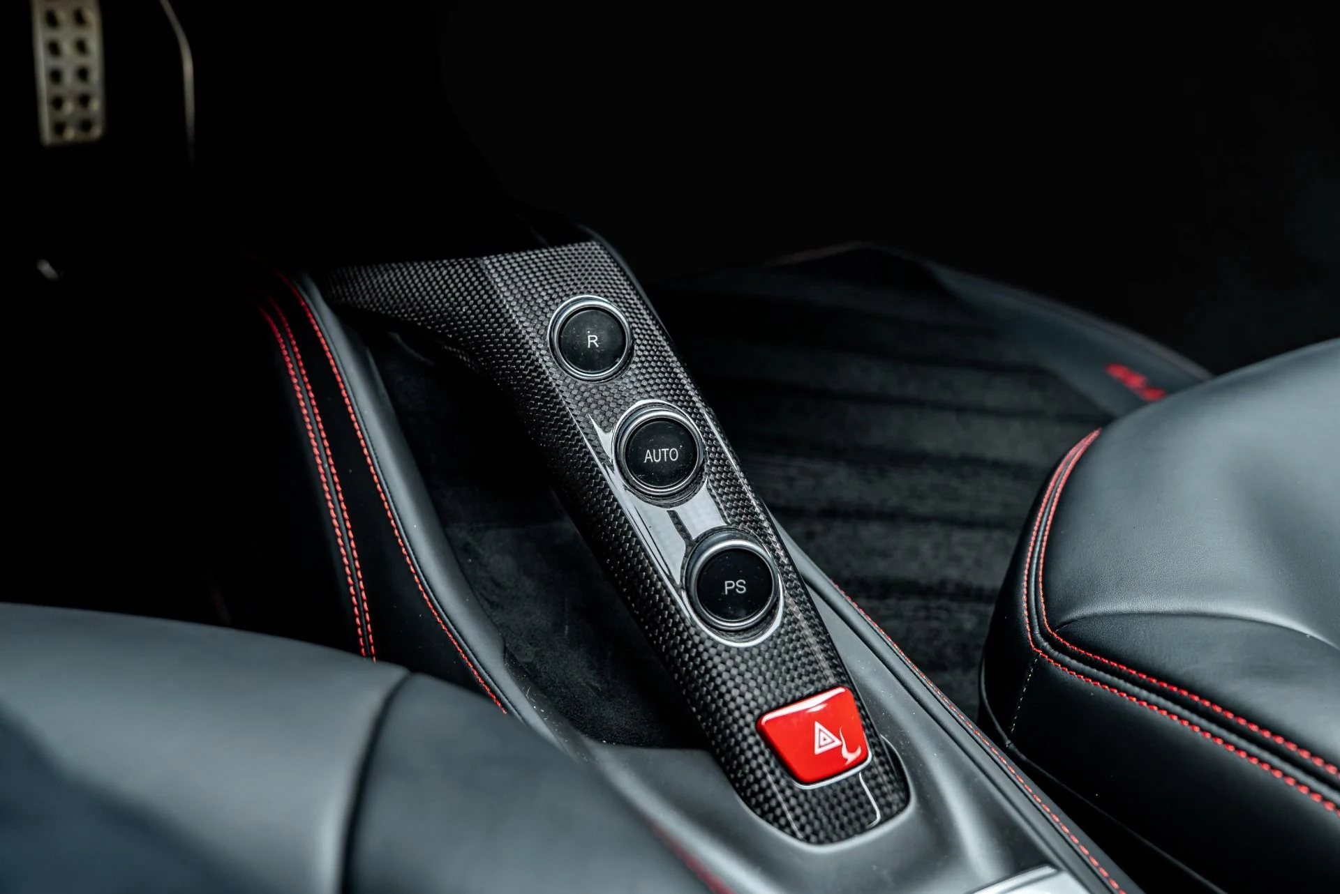 mph047_2806292559_Used_2018_Ferrari_488_GTB_1785446232_3cba48931b