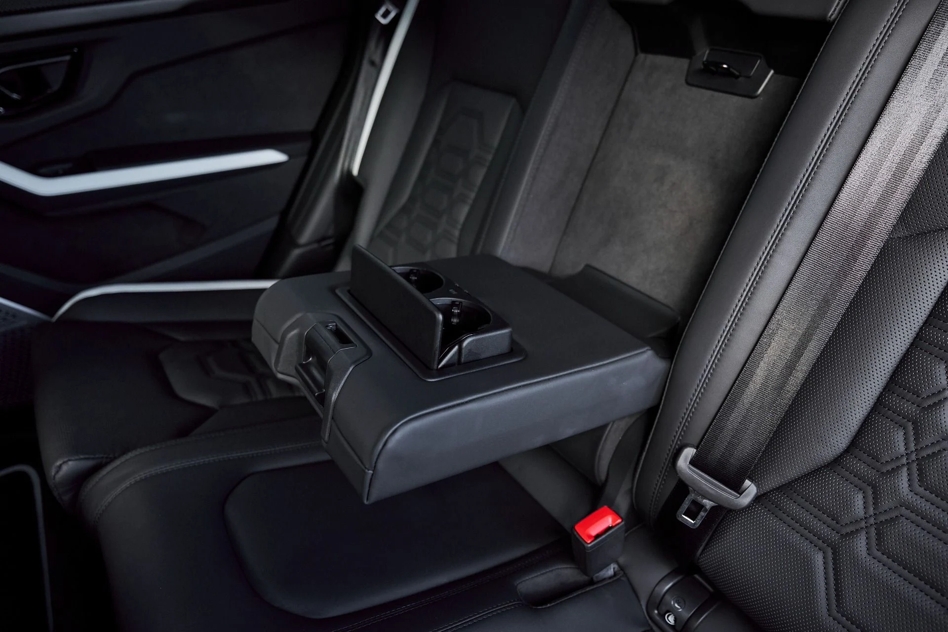 mph047_285068622_Used_2025_Lamborghini_Urus_SE_1767720899_6cc8c26abf