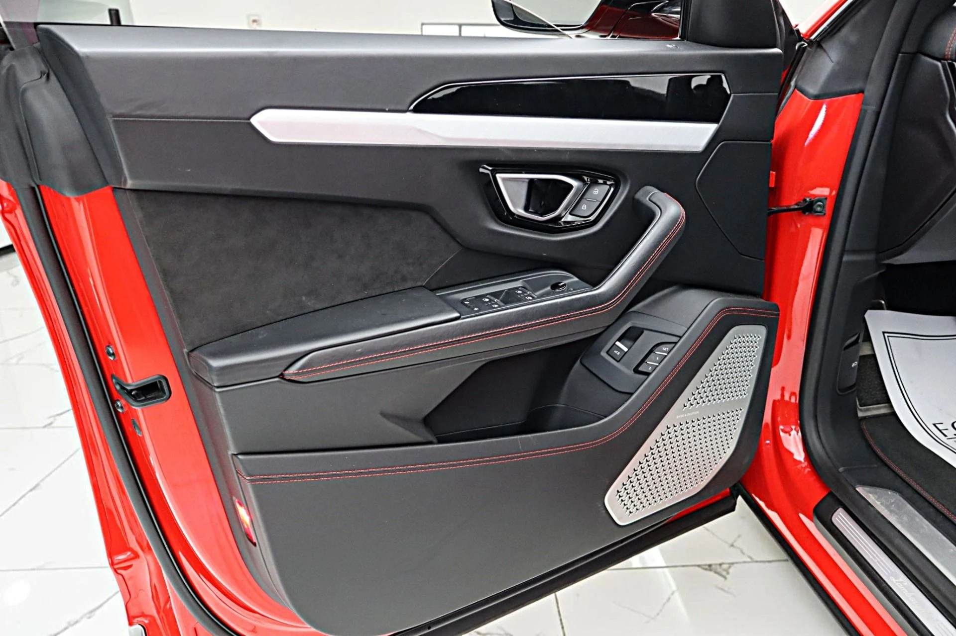 mph047_2856832122_Used_2020_Lamborghini_Urus_504efb7d85