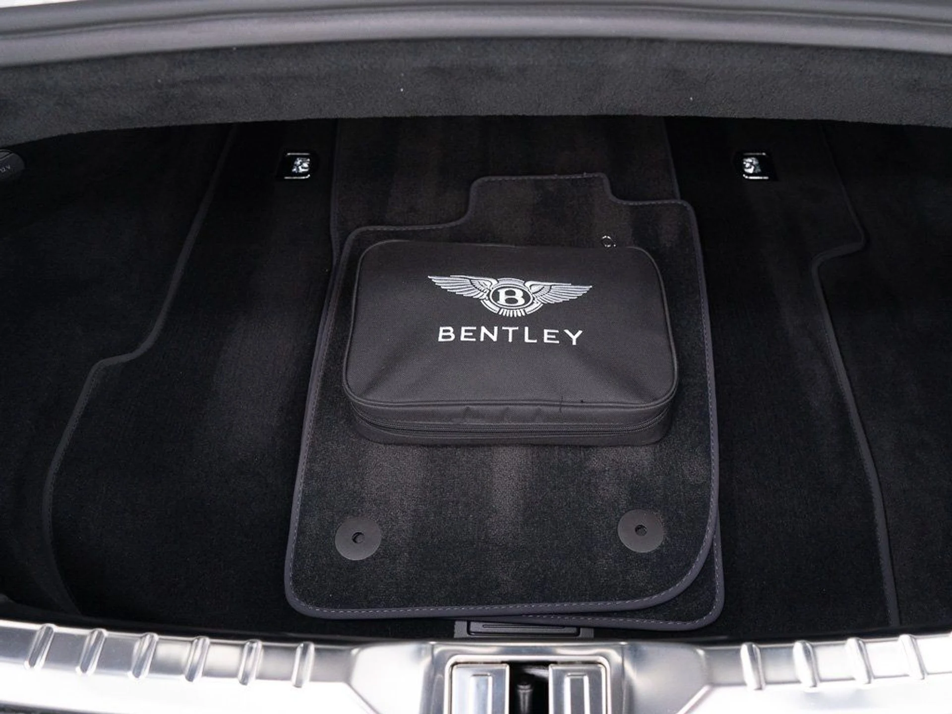 mph047_2891827877_83adcaa821762b790ba2c2ba9cc3a6a1_606defb669