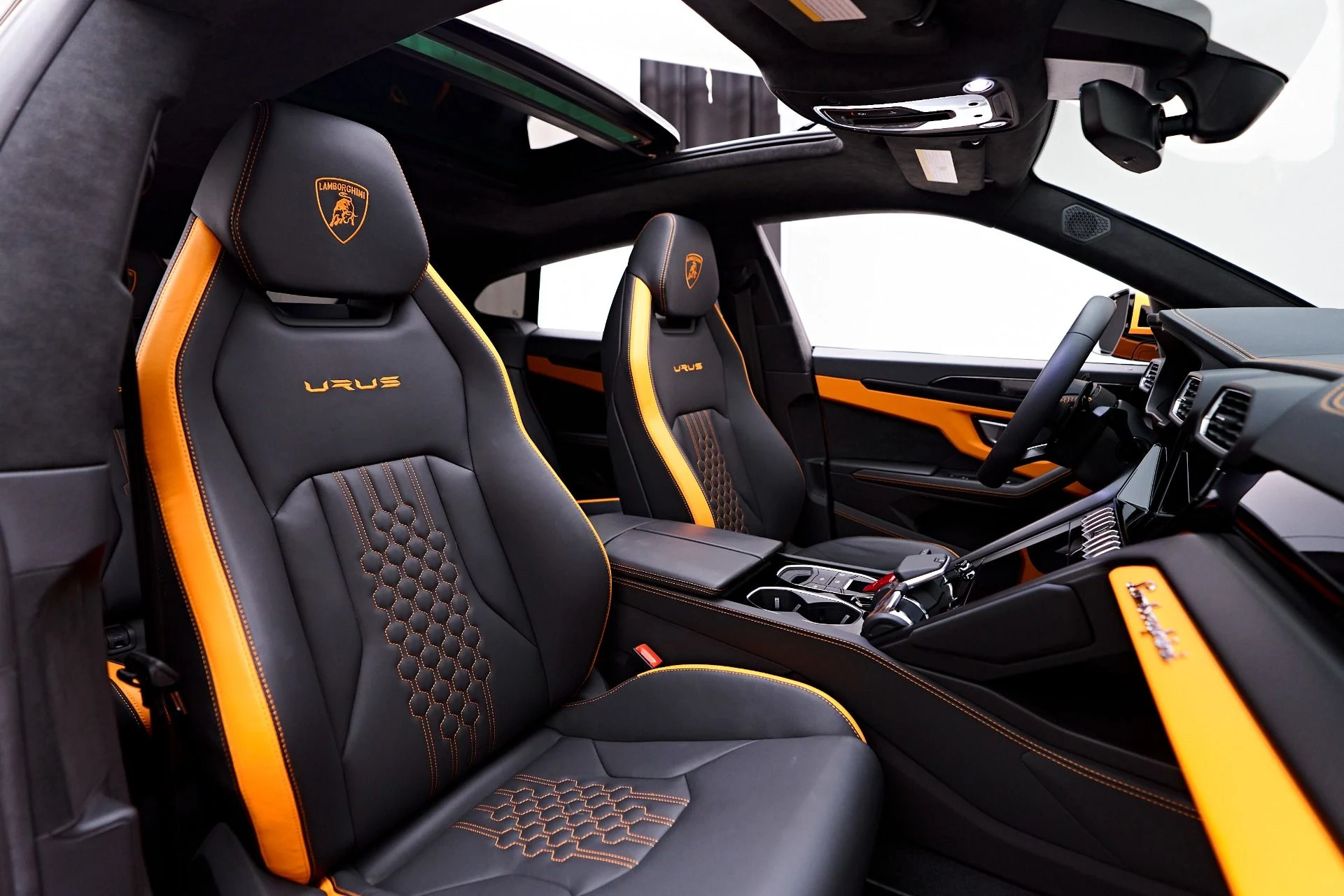 mph047_2918560771_Used_2023_Lamborghini_Urus_S_1747338722_5008f24073