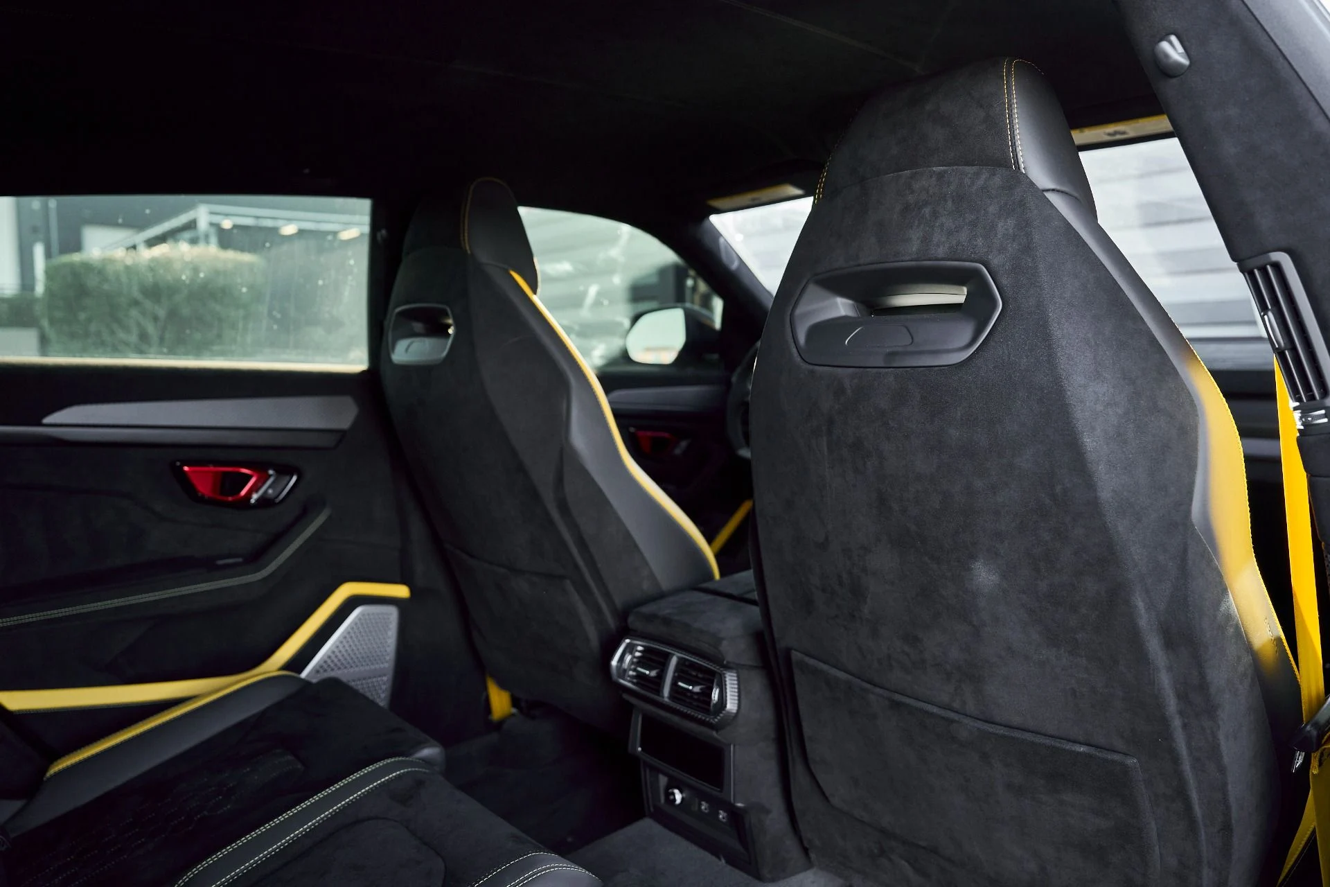 mph047_2931807505_Used_2024_Lamborghini_Urus_Performante_1768011619_e0cac60e17