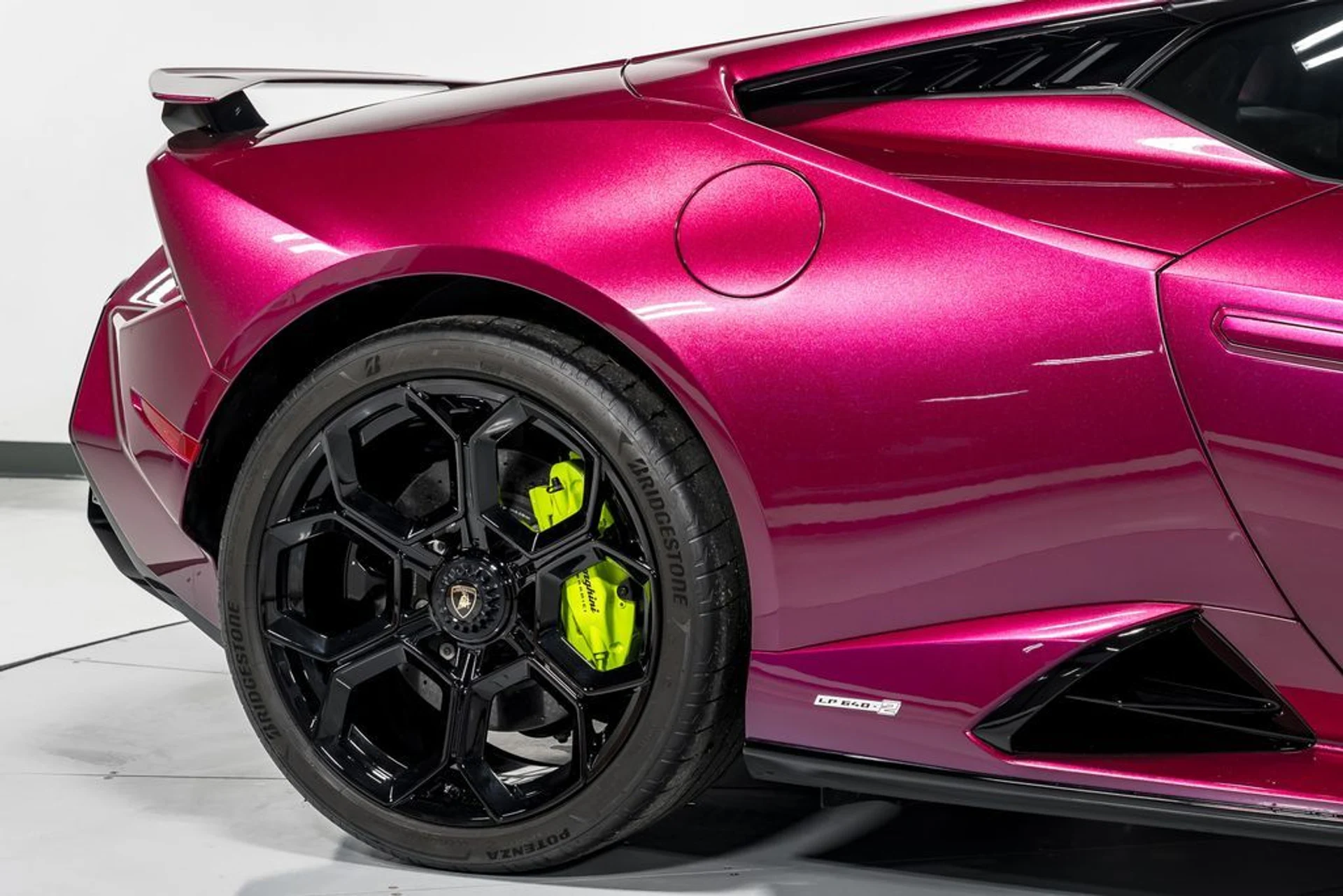 mph047_2937059392_2ab9d26aaca048fdd84babd59ffd780fx_d4ee1b7351