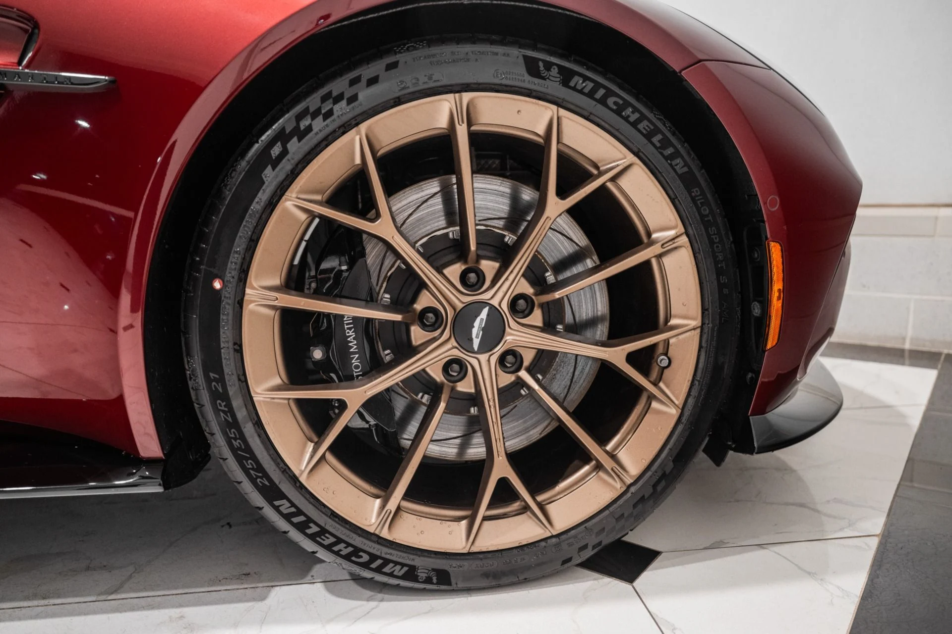 mph047_2943890023_New_2026_Aston_Martin_Vantage_S_Roadster_1784732743_cecdc21321